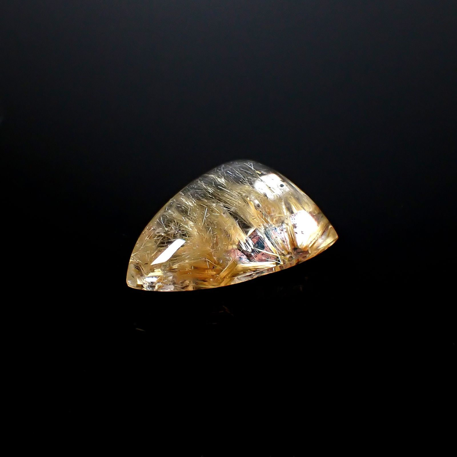 太陽ルチルクォーツ(宝石名ルチルレイテッド・クォーツ) ブラジル産 46.34ct 識別済[20021979]30.3×22.8mm前後