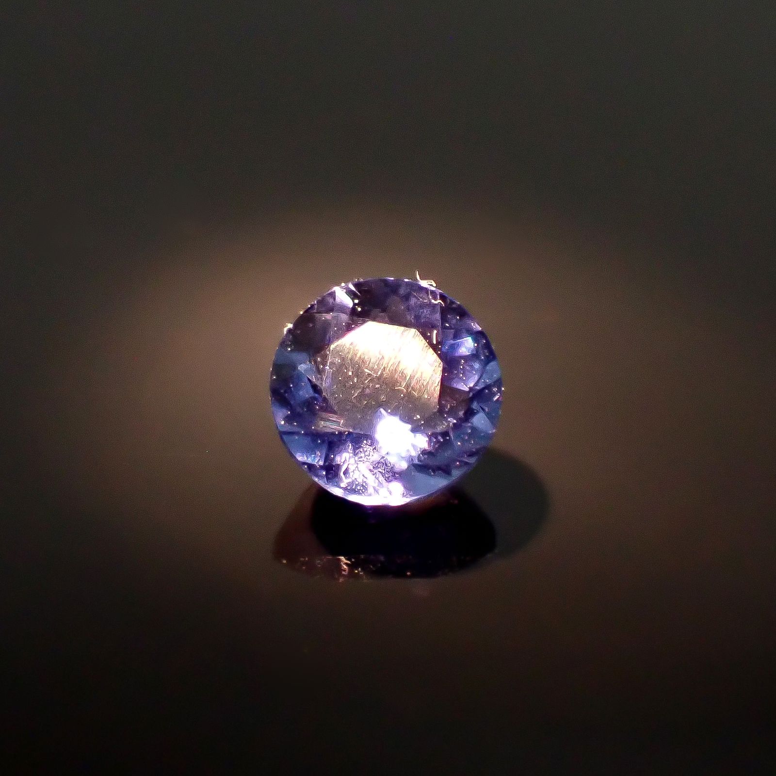 カラーチェンジフローライト ブラジル産 0.61ct[240728468]5.1x5.1mm前後