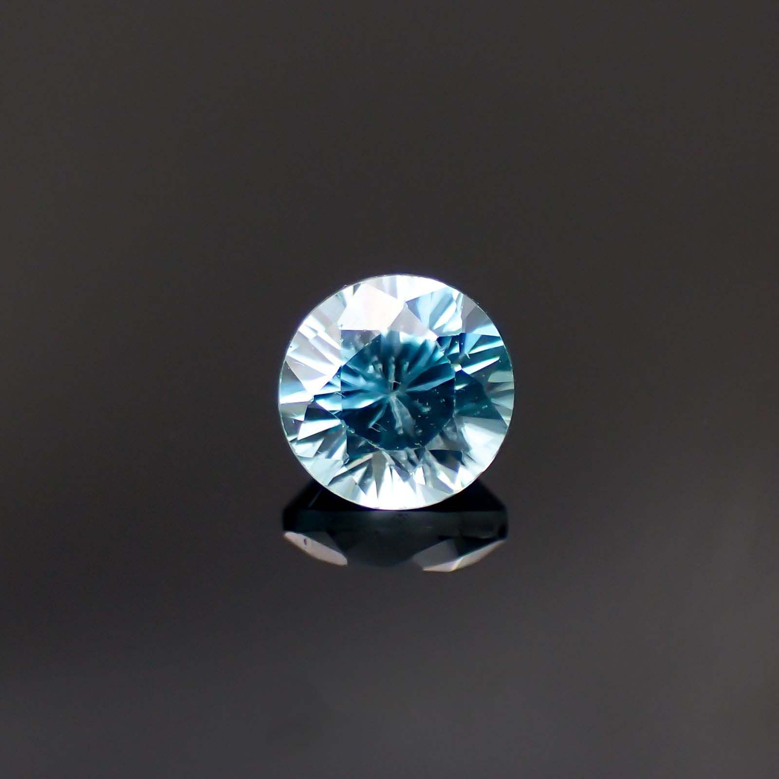 ブルージルコン カンボジア産 0.86ct[230220514]5x5mm前後