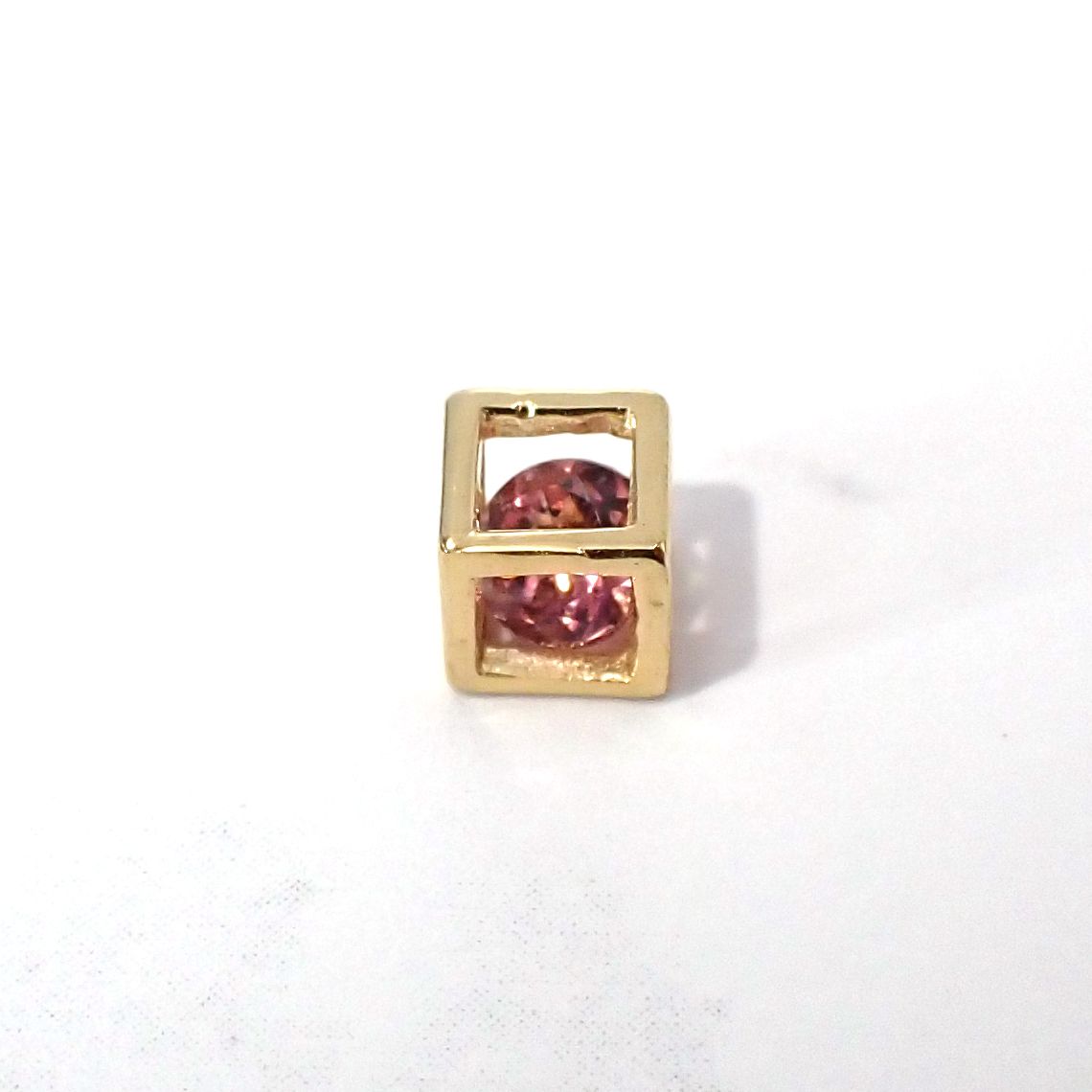 ◇K18 Reinette（レネット）◇ピンクトルマリン | キューブボックスデザイン [チャーム/ペンダントトップ※チェーン別売り]