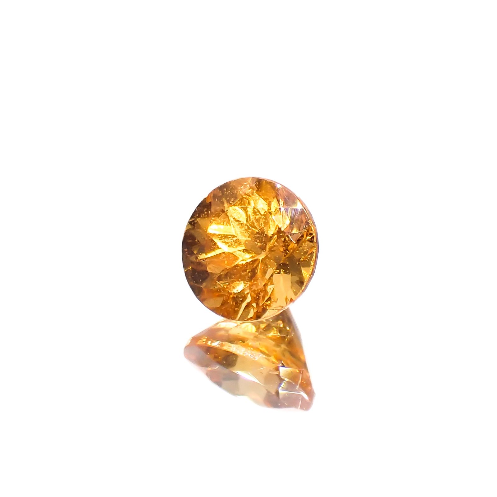 スペサルティンガーネット ナイジェリア産 0.62ct[230923383]4.8x4.8mm前後