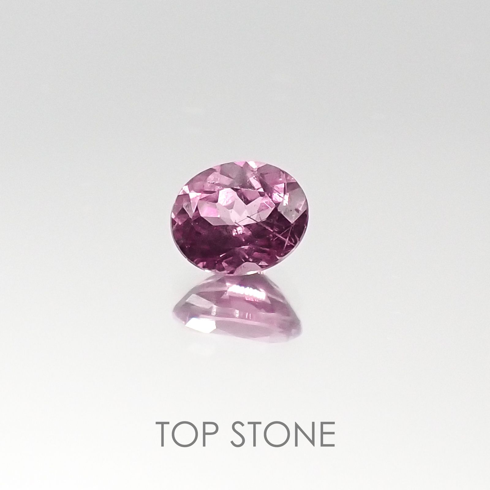 カラーチェンジマラヤガーネット (パイロープ/スペサタイト) タンザニア産 ルース 0.39ct[20095132]4.6×3.7mm前後