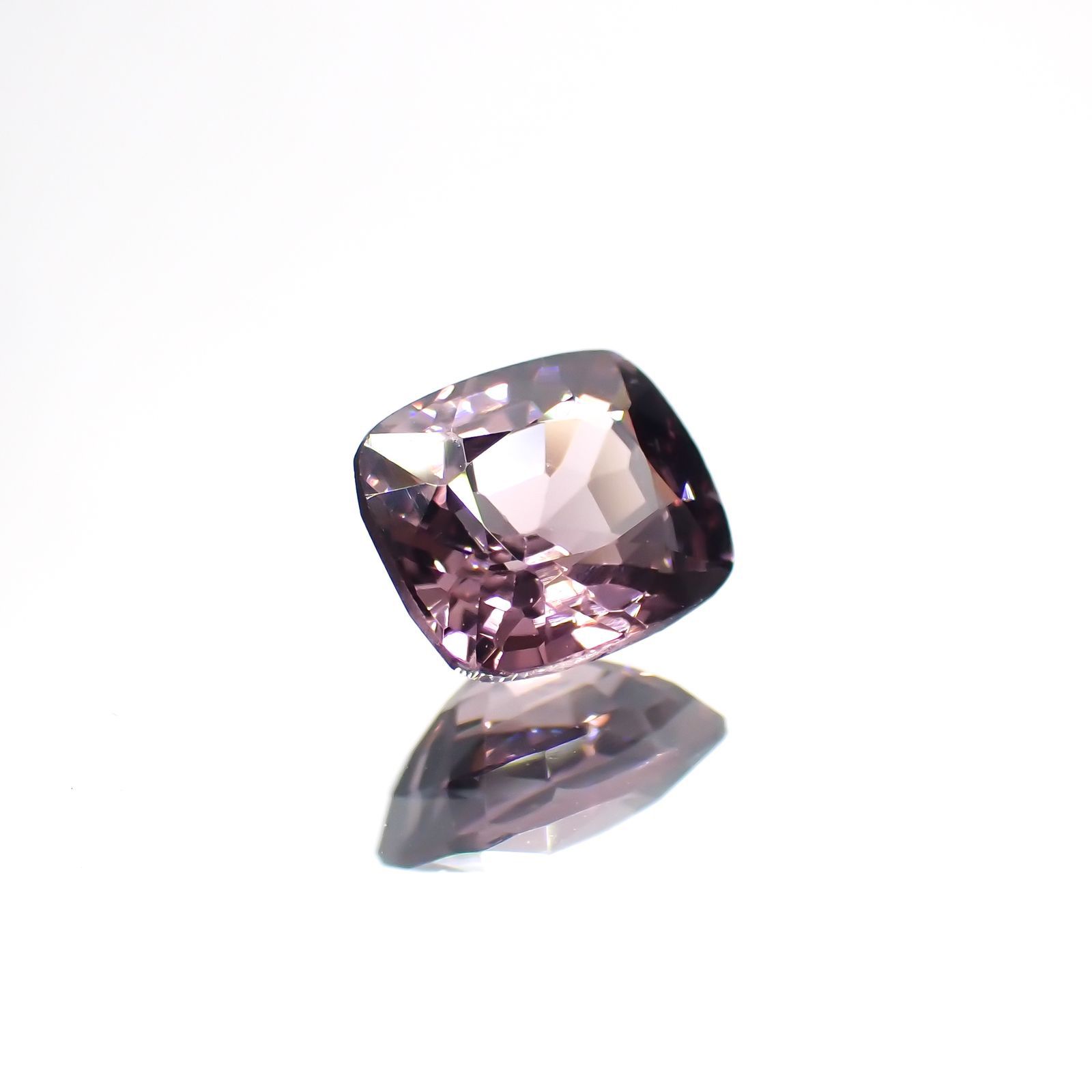 パープルスピネル(宝石名スピネル)ビルマ産 1.16ct 識別済[231124303]6.7x5.7mm前後