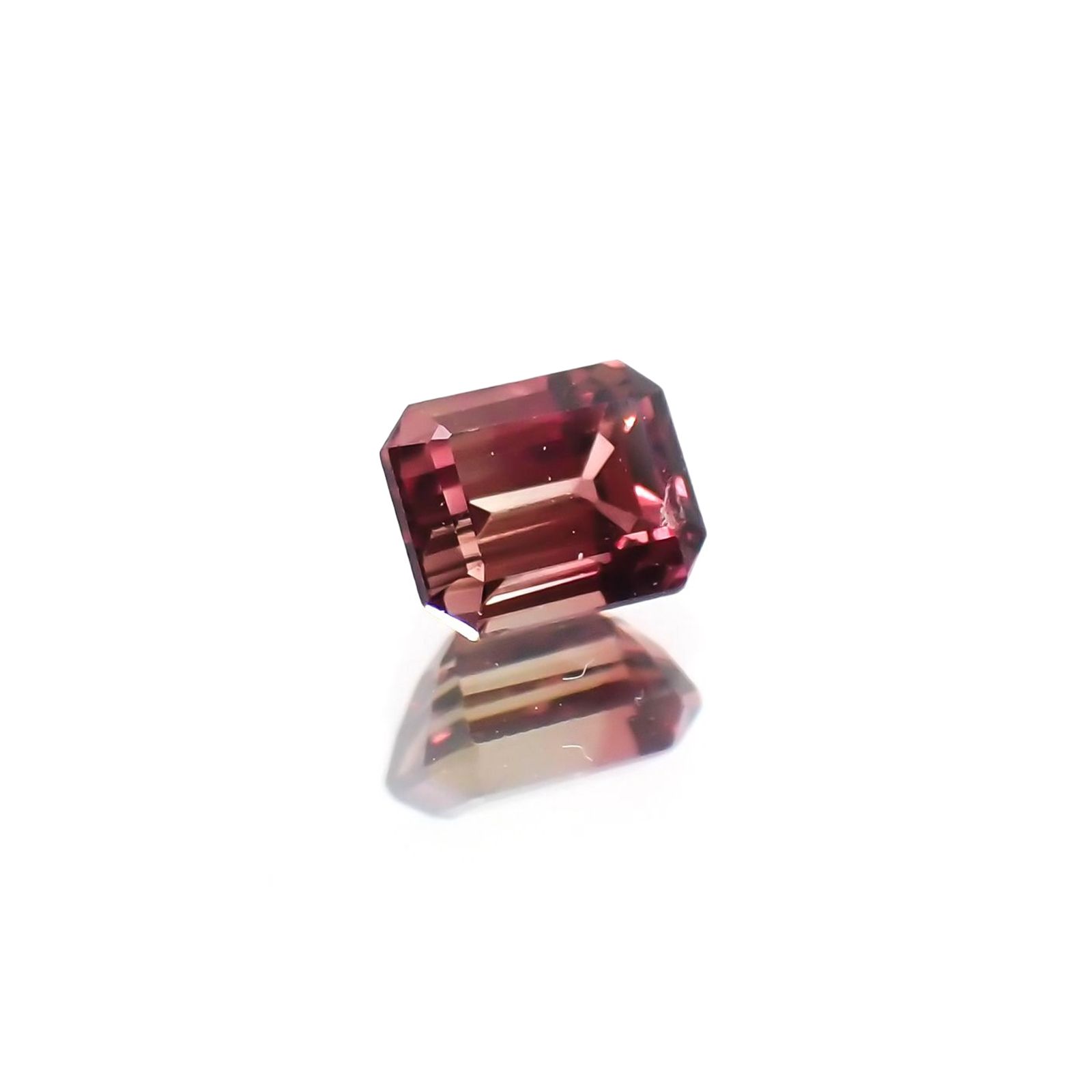 バイカラーサファイア(宝石名バイカラー・サファイア) タンザニア産 識別済 0.29ct / 3.8x3.1mm前後 [21069751]