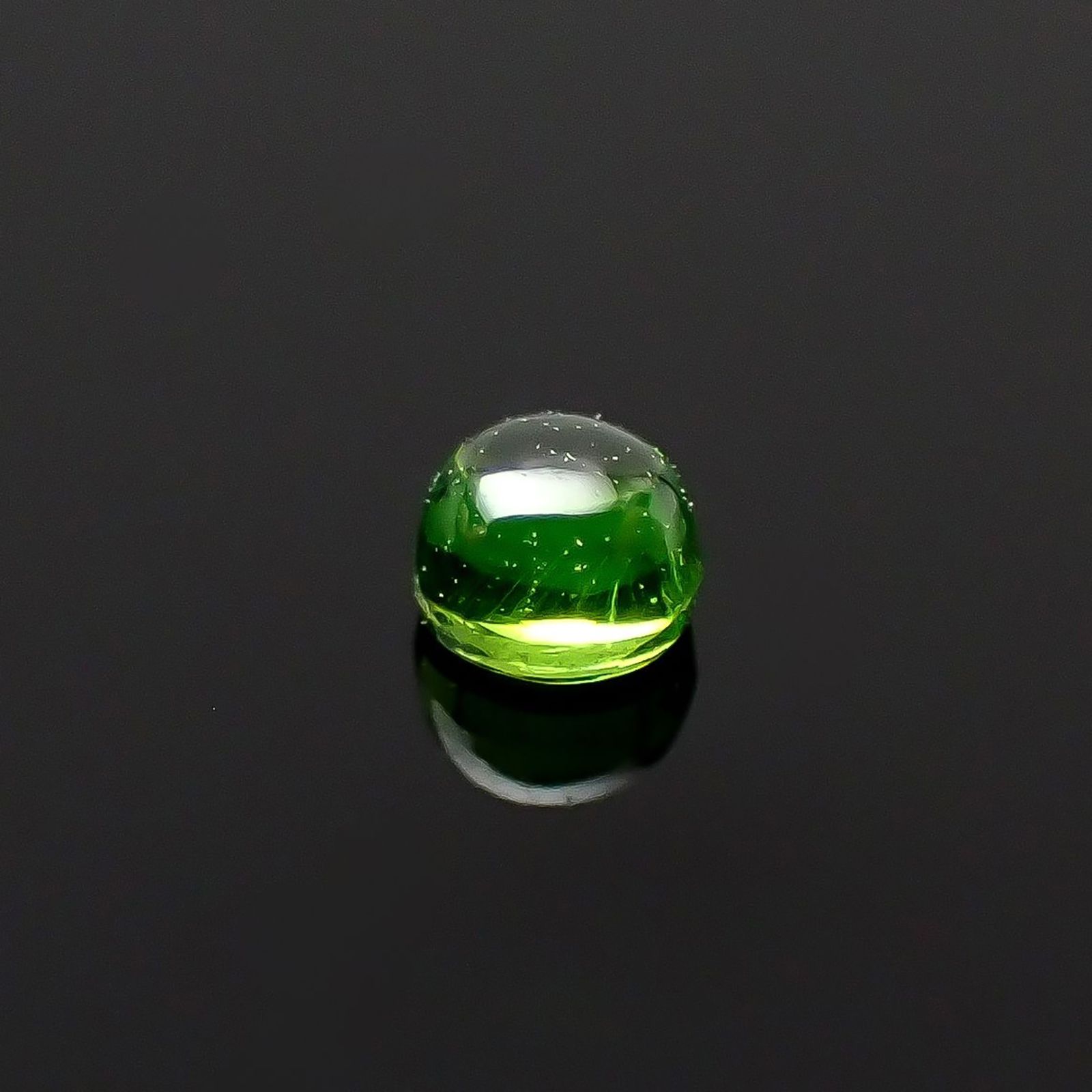 デマントイドガーネット ロシア産 0.064ct / 2.1x2.1mm前後 [240628255]