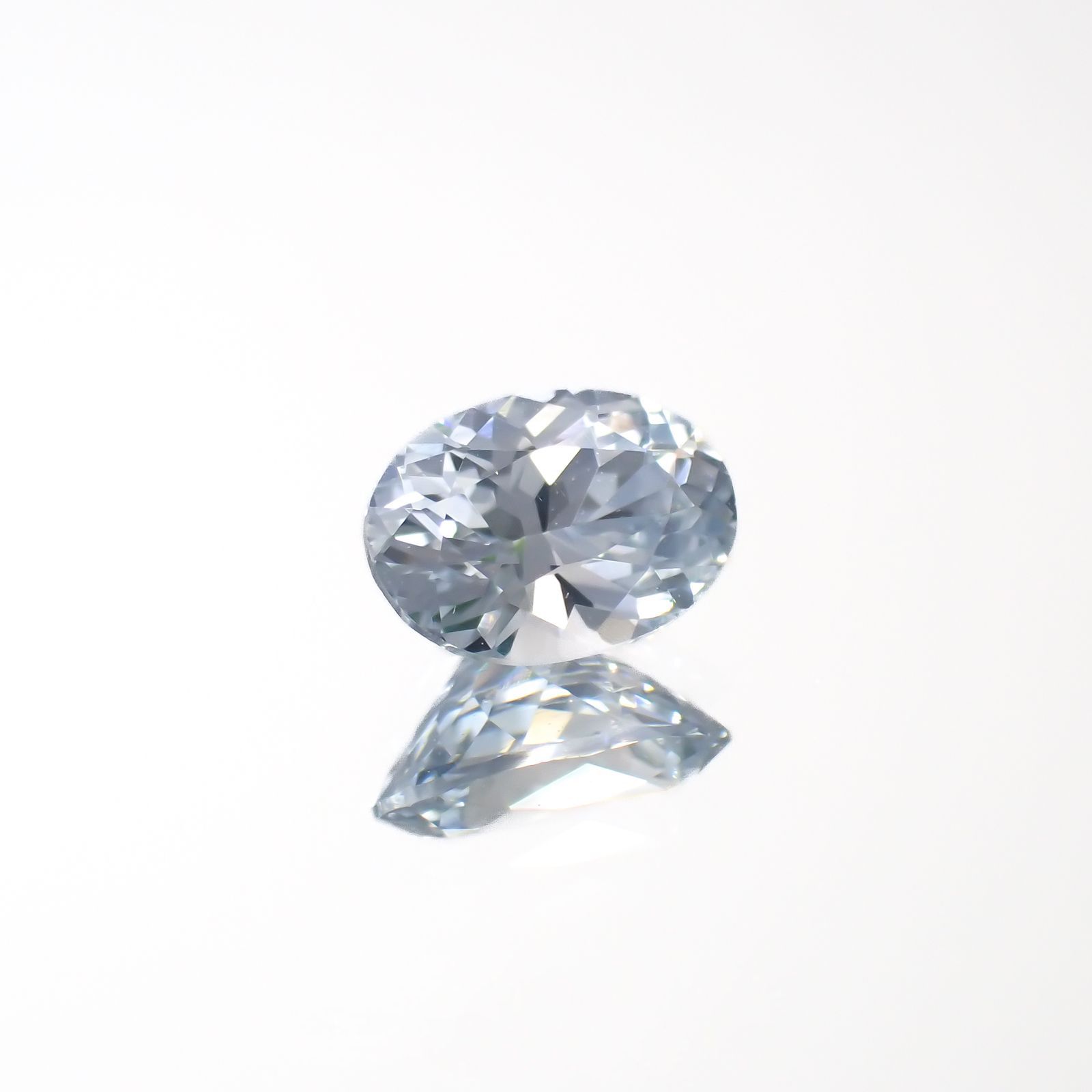 アイスブルーサファイア(宝石名サファイア)スリランカ/マダガスカル産 0.49ct 識別済[220918074]5.5x3.9mm前後