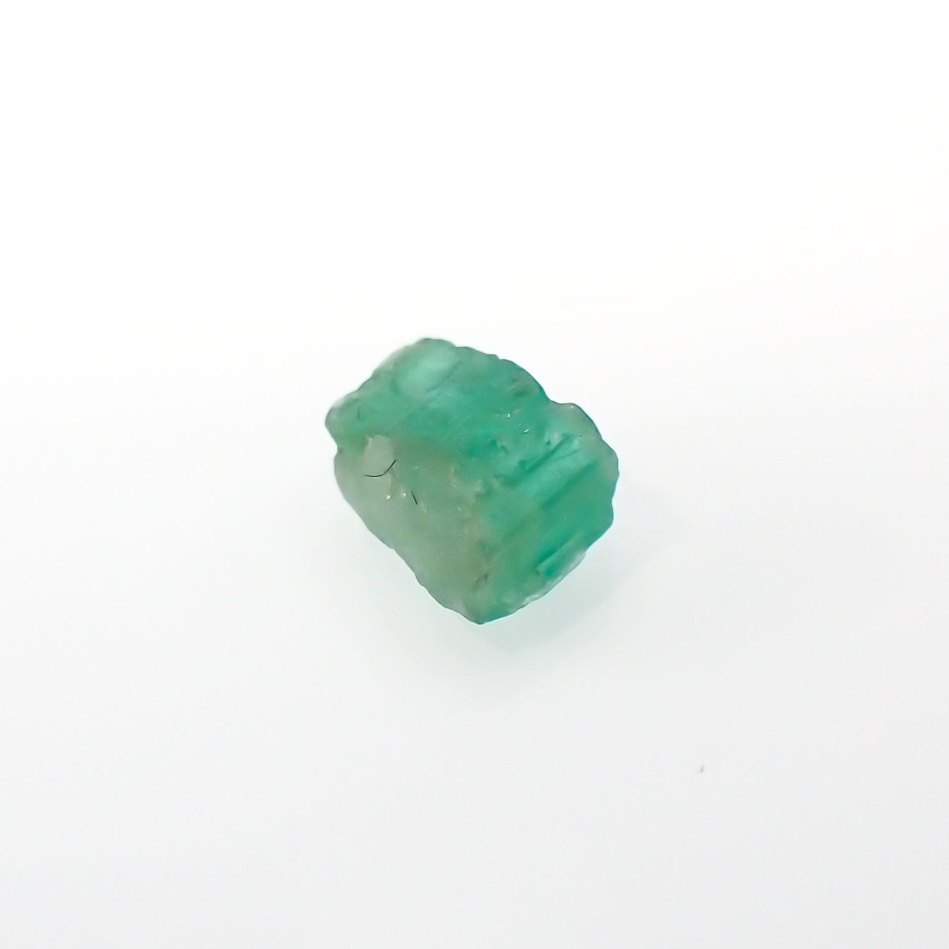 パライバトルマリン 原石 ブラジル・パライバ州バターリャ鉱山産 0.29ct[220515994]4.3x3.2mm前後