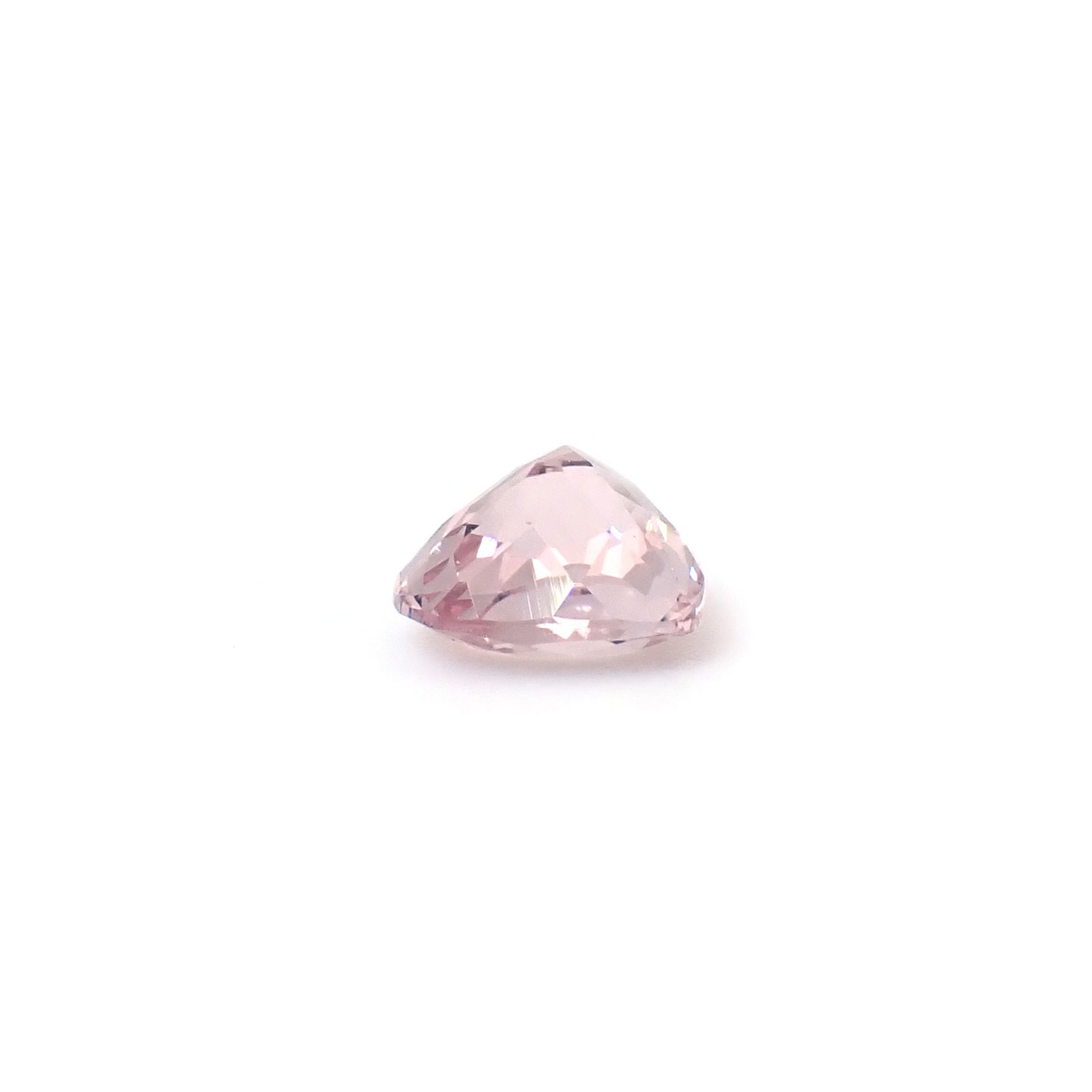 モルガナイト ブラジル産 0.61ct / 5.4x6.1mm前後 [260632306]