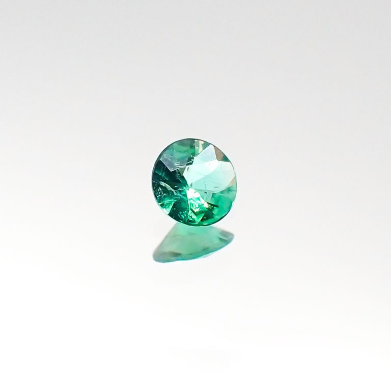 パライバトルマリン(宝石名トルマリン/別名パライバ・トルマリン) ブラジル・バターリャ鉱山産 0.068ct 識別済[20095305]2.9×2.8mm前後