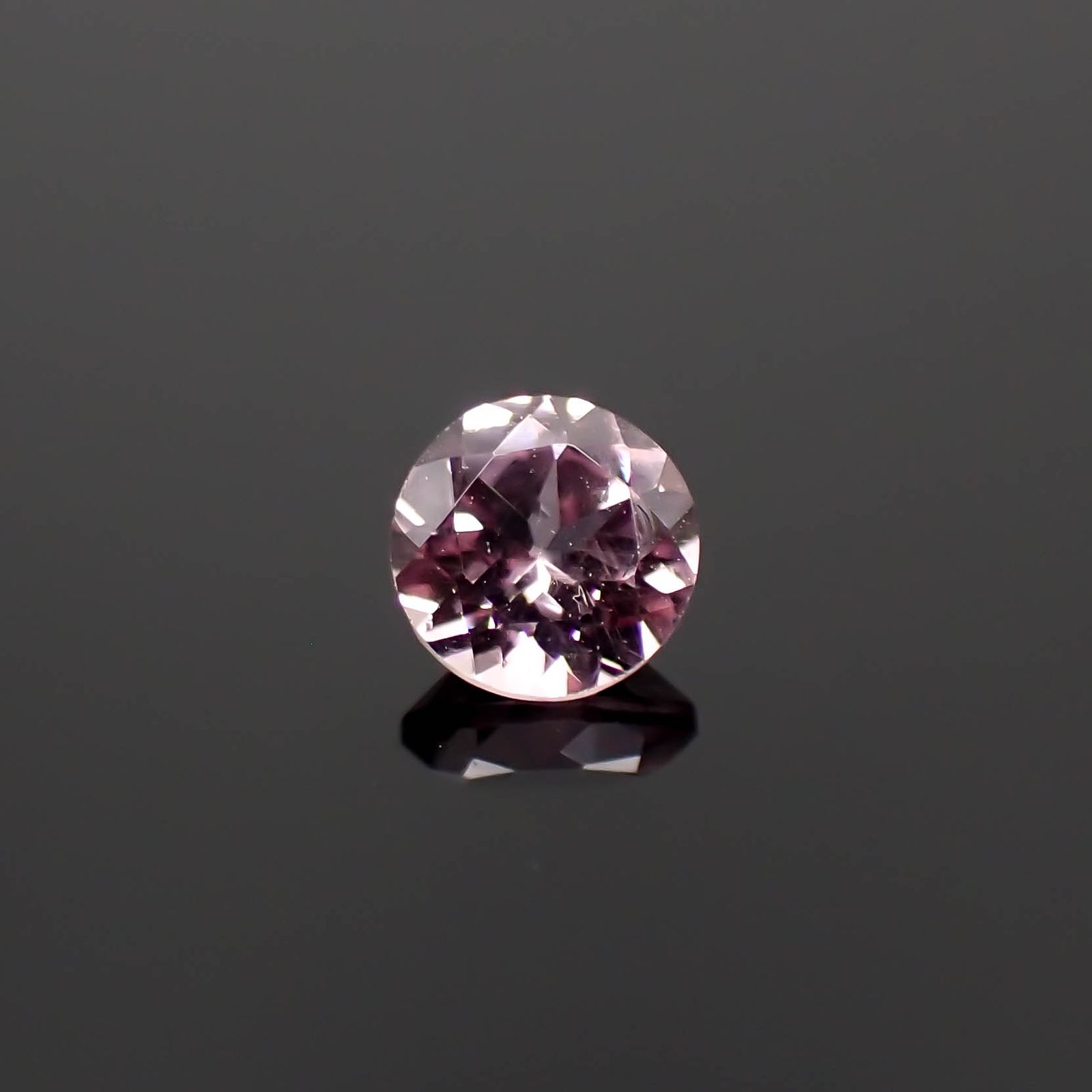 ドラゴンガーネット タンザニア産 0.42ct[230722960]4.4x4.4mm前後