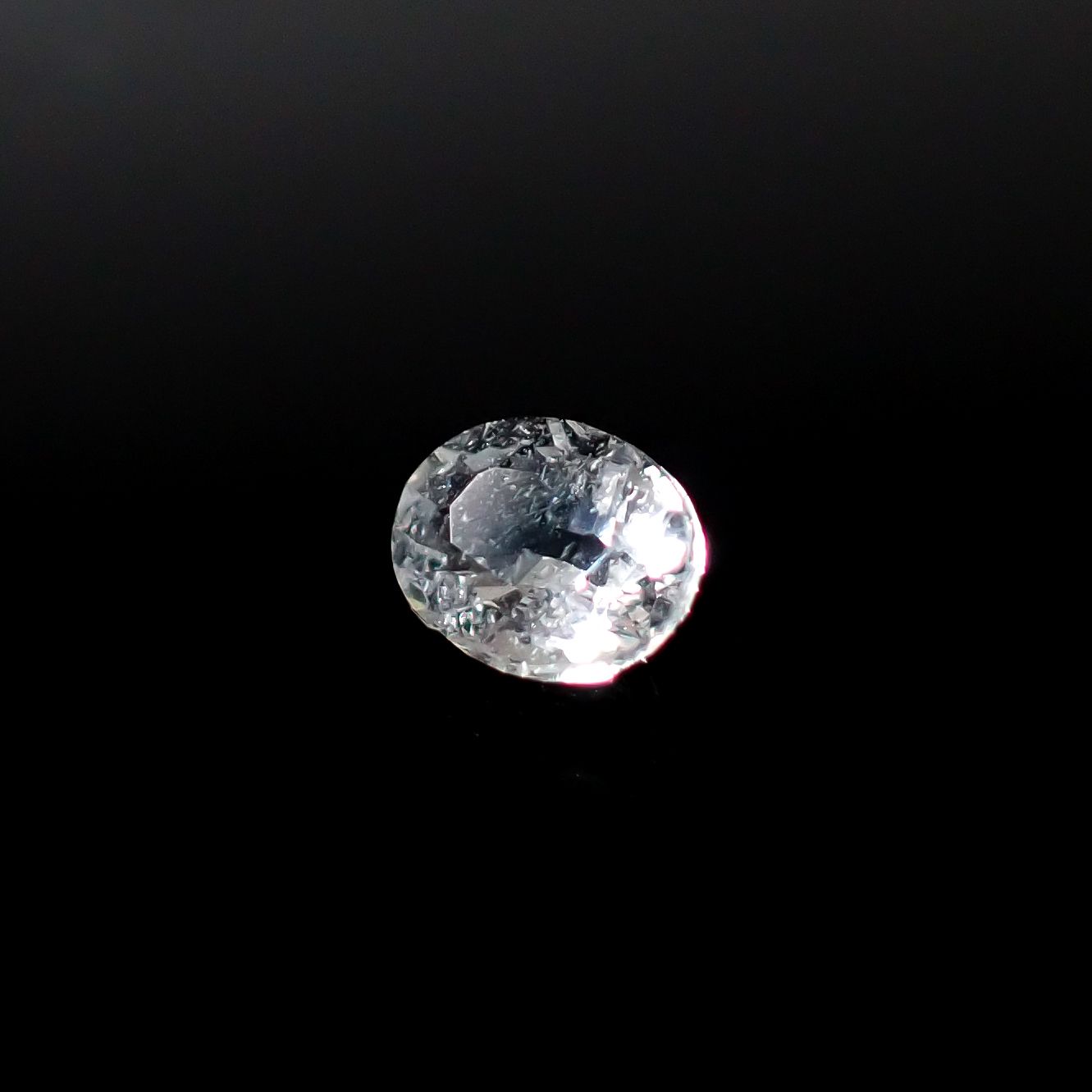 テネブレッセンススキャポライト アフガニスタン産 0.31ct / 5x3.9mm前後 [260532254]