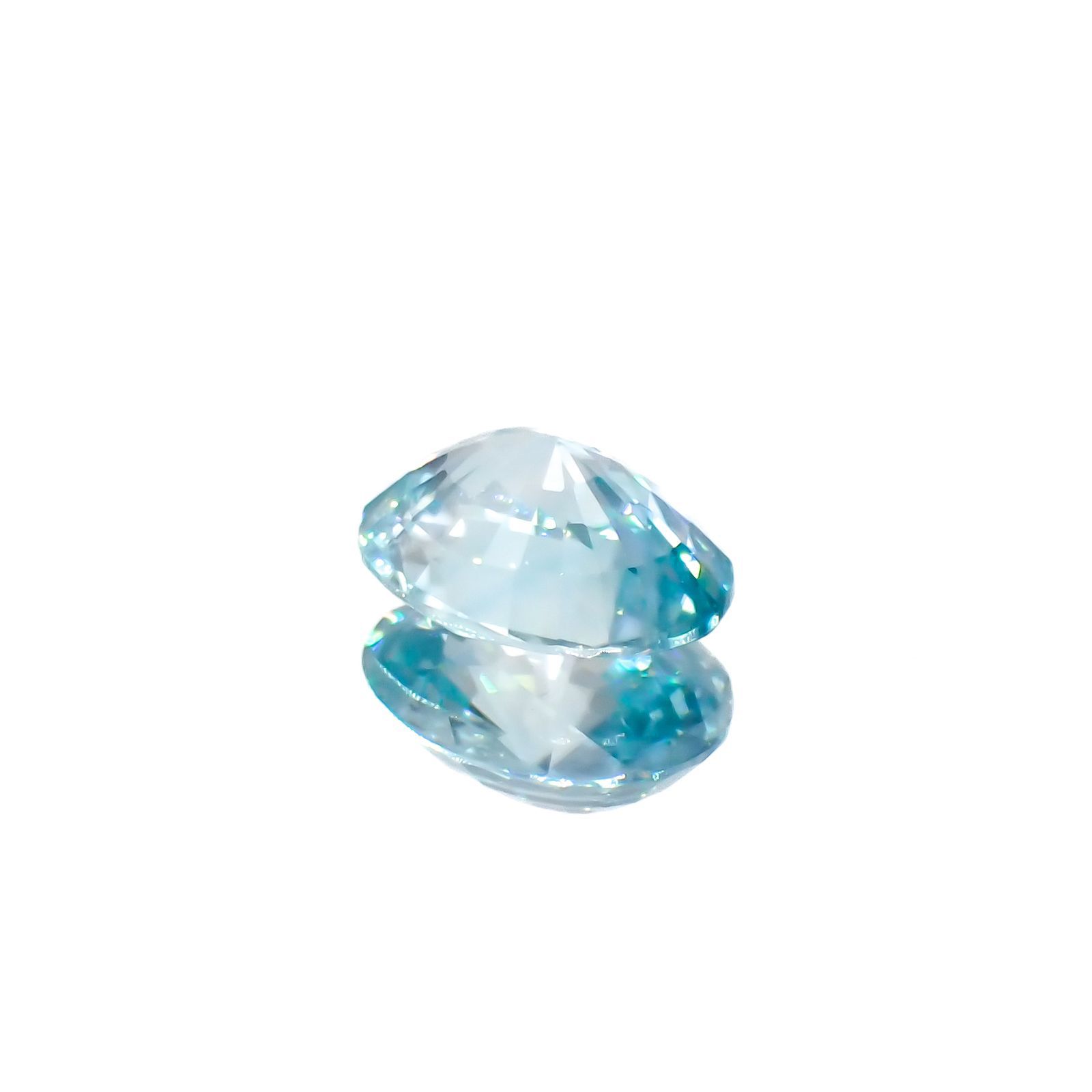 バイカラーブルージルコン カンボジア産 1.80ct[230320985]7.9x6.1mm前後
