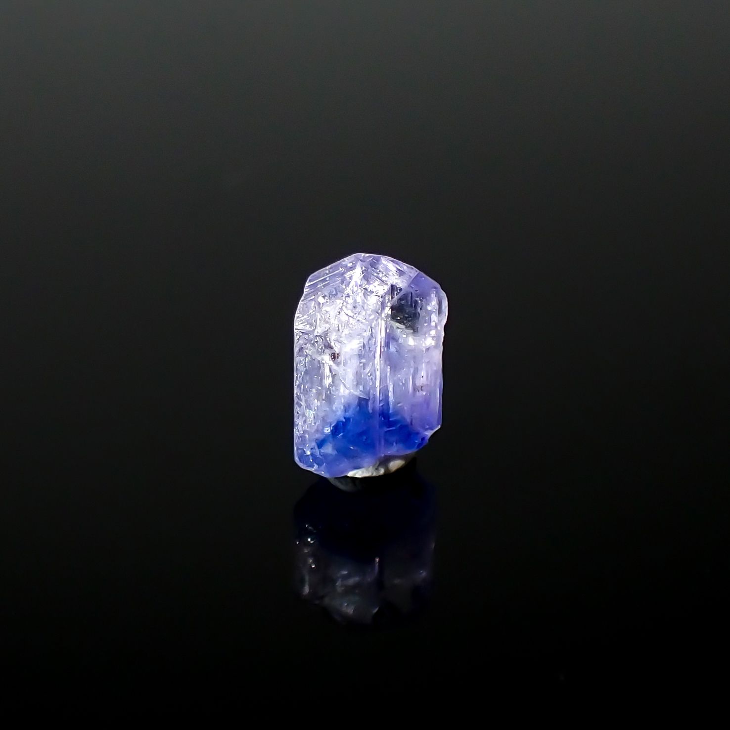 バイカラータンザナイト 原石 タンザニア産 1.94ct[231224979]8.7x6.4mm前後