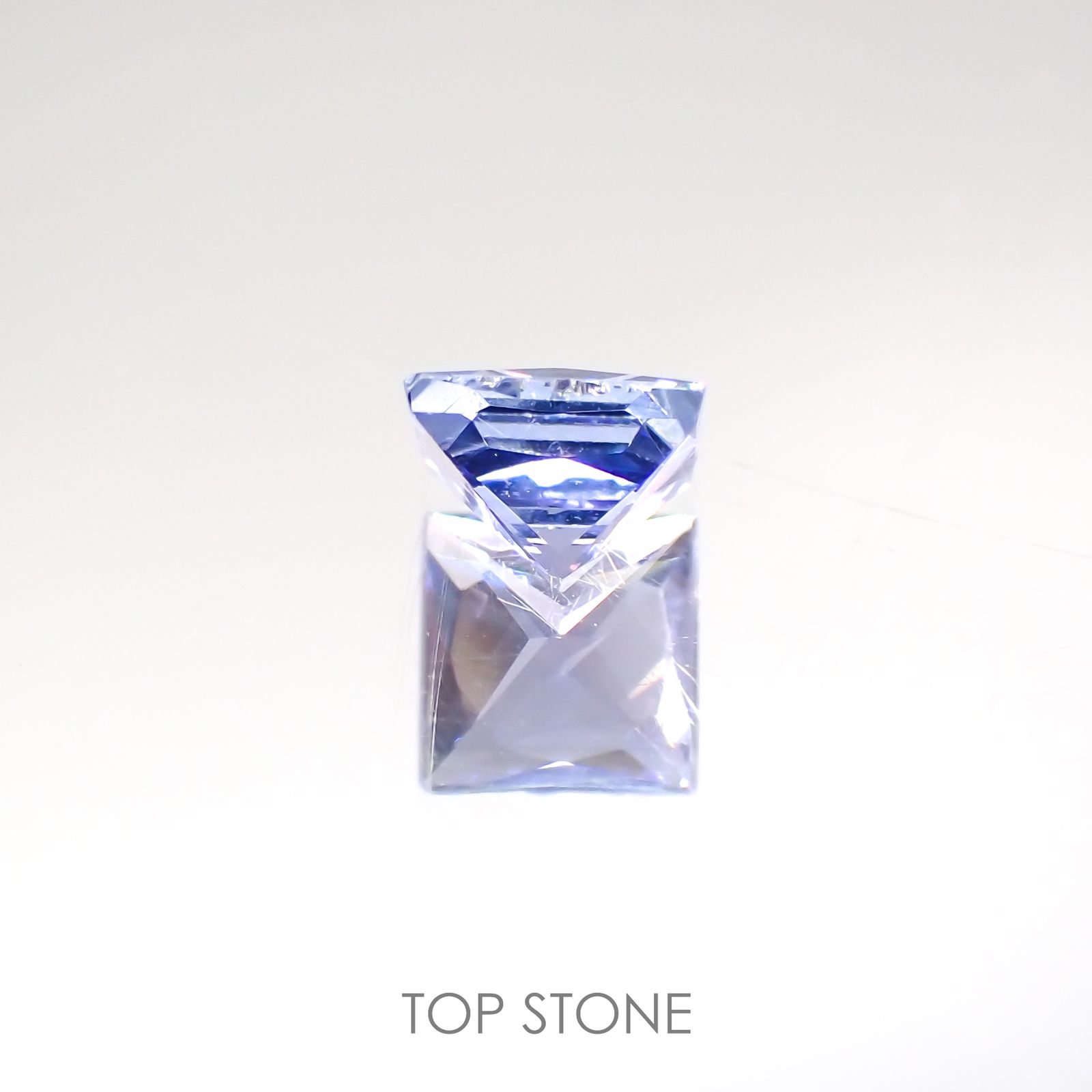 タンザナイト(宝石名タンザナイト)タンザニア産 0.42ct 識別済[220113855]4.3x4.3mm前後