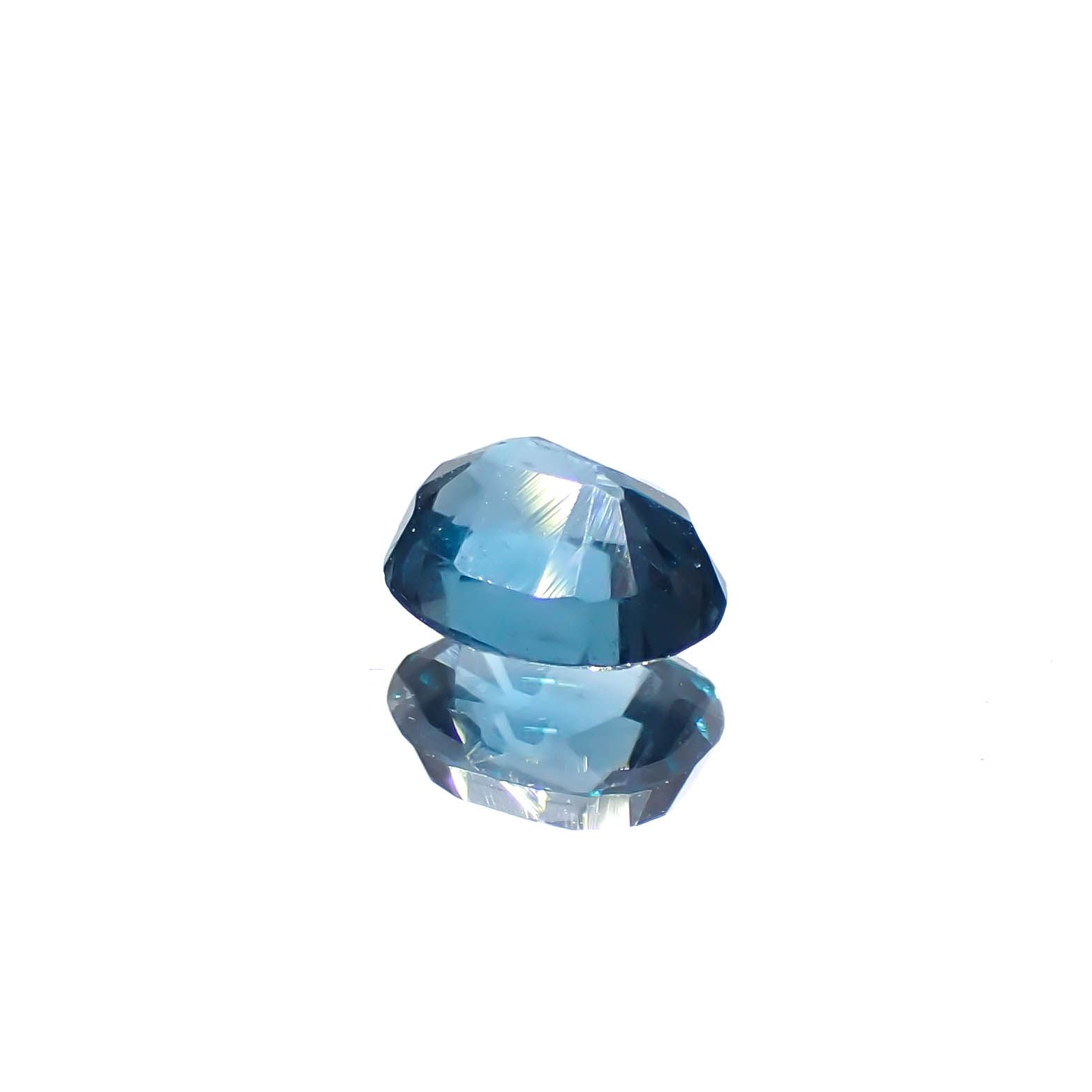 オーシャンブルーカイヤナイト(宝石名カイヤナイト)インド・オリッサ州産 0.45ct 識別済[240929163]5x4mm前後