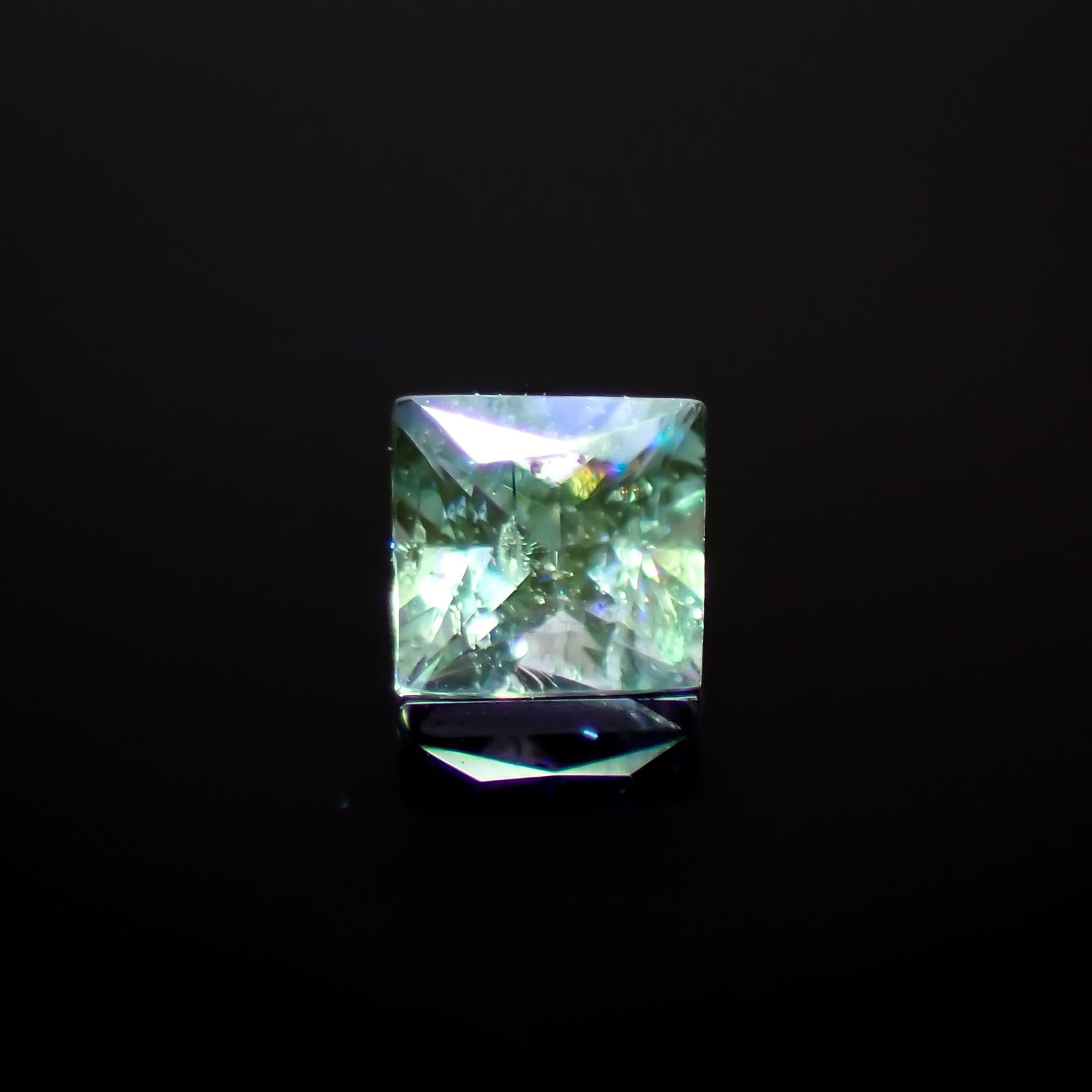 ◇プリンセスカット◇ブルーグリーンコーネルピン(宝石名コーネルピン)タンザニア産 0.068ct 識別済[221219240]2x1.9mm前後
