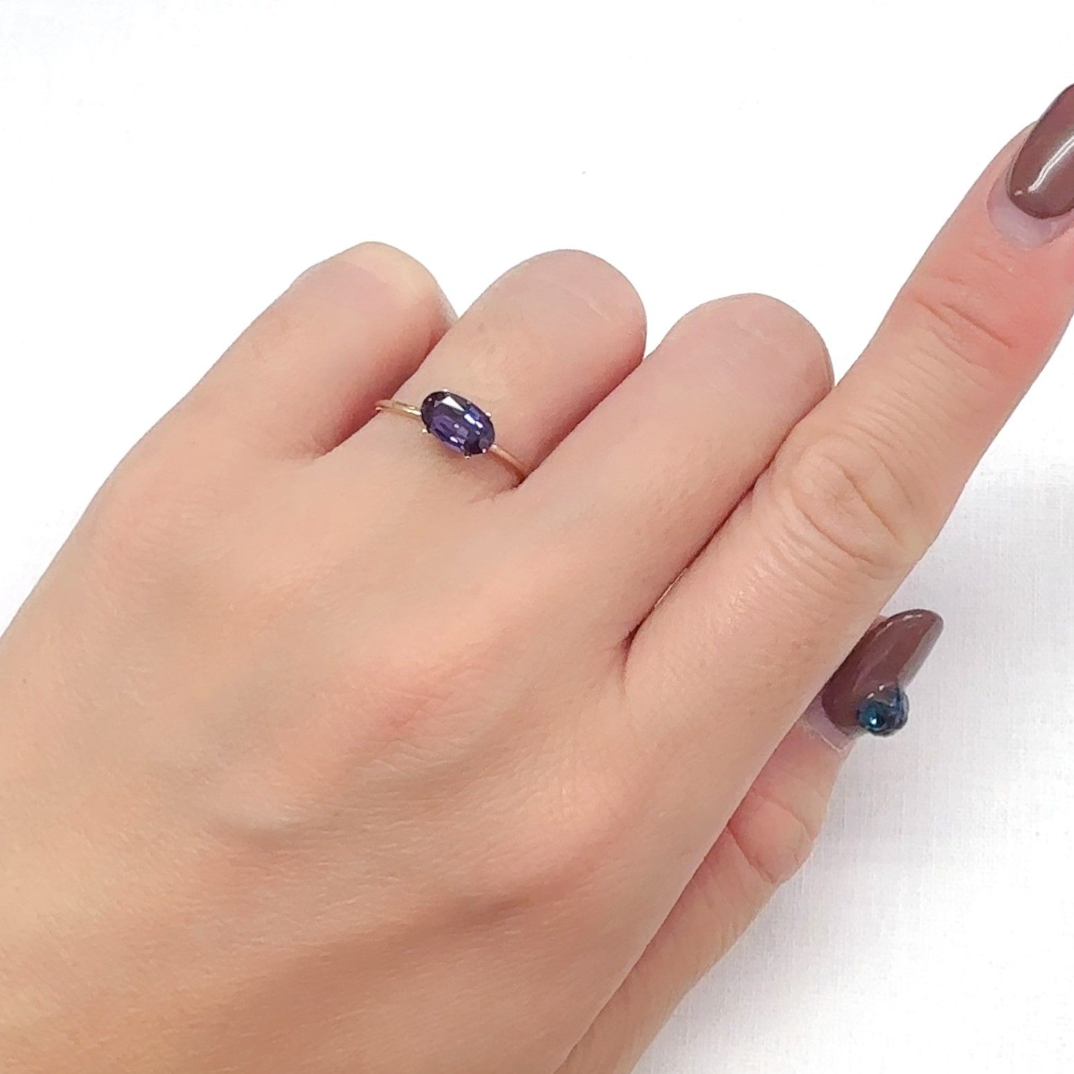 ベキリーブルーガーネット（カラーチェンジガーネット アレキタイプ） マダガスカル・ベキリー産 0.97ct[240628291]7.7x4.6mm前後