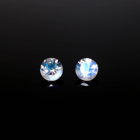 ◇ペアセット◇レインボームーンストーン インド・ビハール産 0.84ct(2pcs合計) 識別済[250430309]5x4.9mm前後