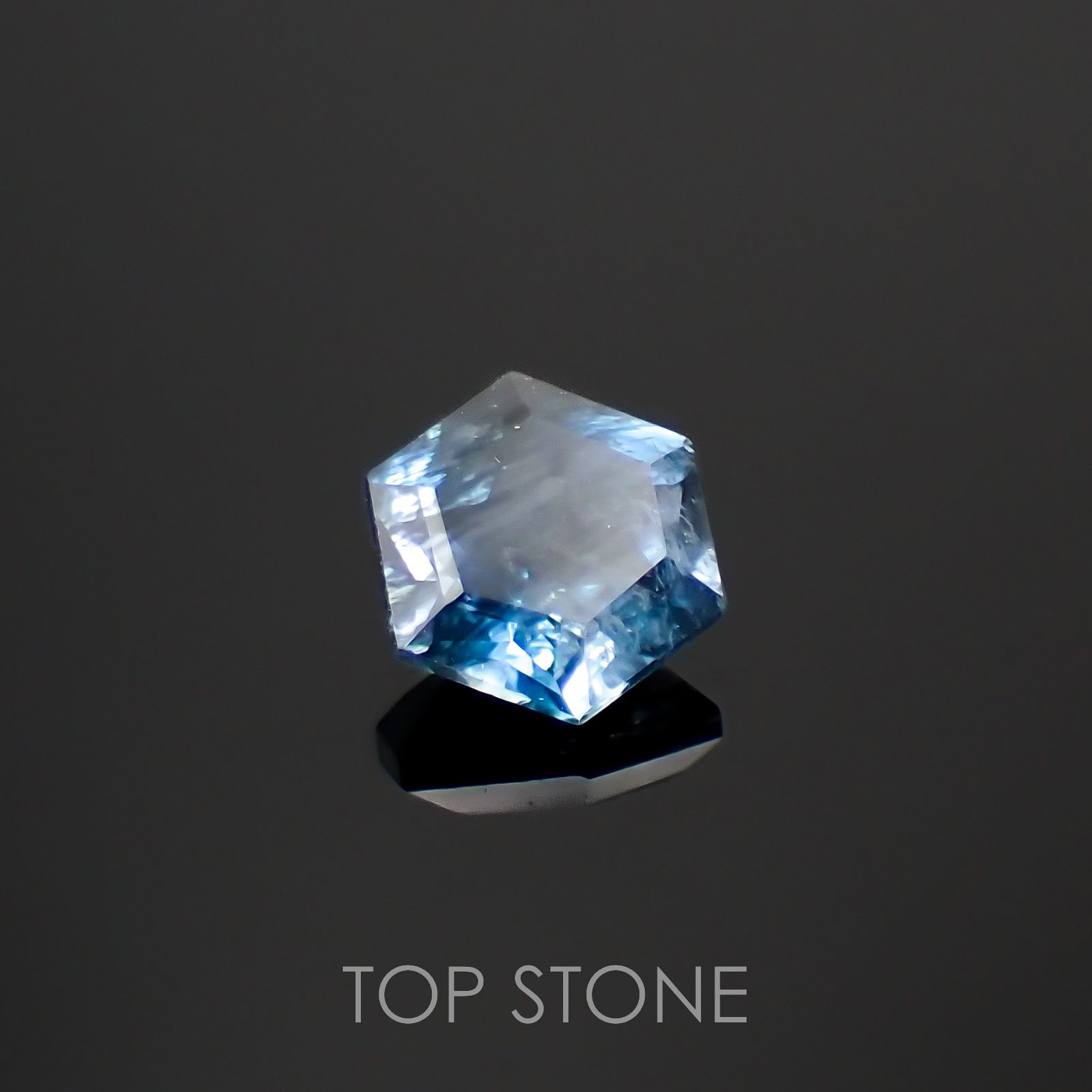 ◇ヘキサゴンカット◇サンタマリアアクアマリン ブラジル産 0.45ct[230119920]4.9x4.8mm前後