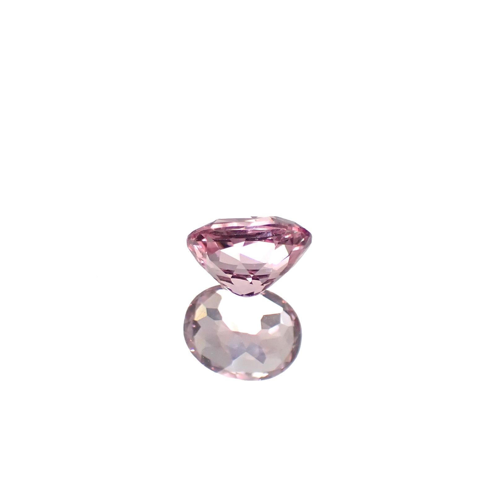ドラゴンガーネット タンザニア産 0.97ct [250330037]6.4x4.9mm前後