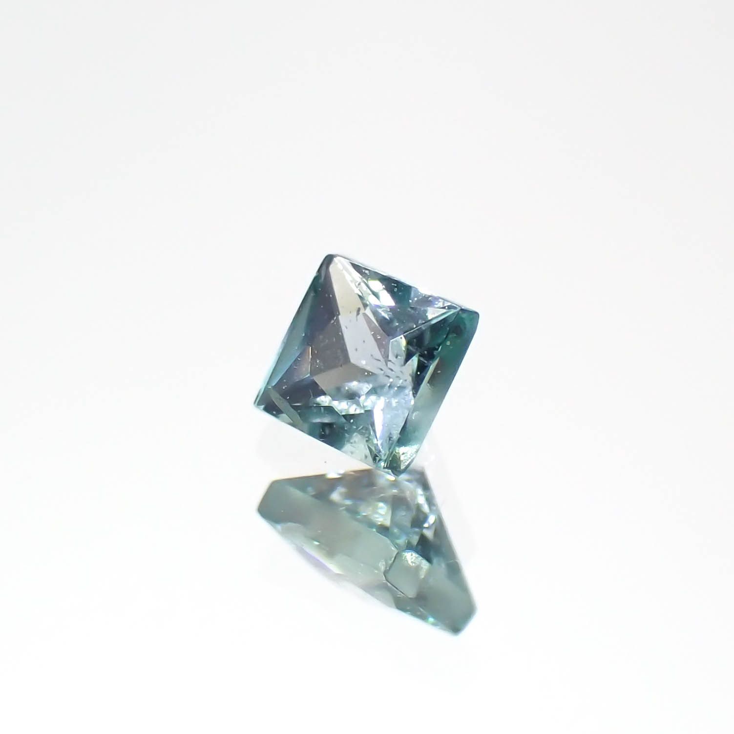 ◇プリンセスカット◇ブルーグリーンコーネルピン タンザニア産 0.096ct[230722852]2.3x2.3mm前後