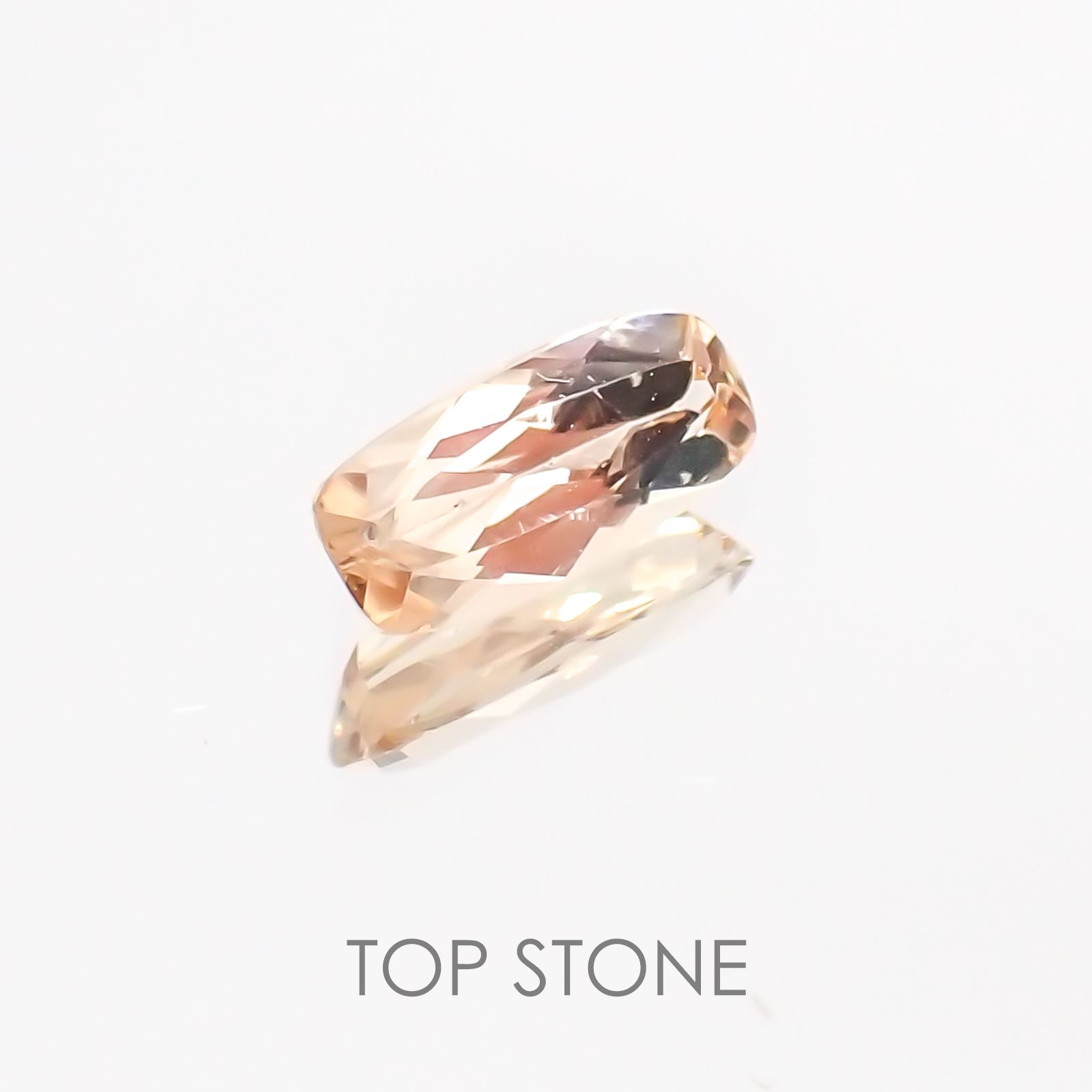 インペリアルトパーズ ブラジル産 ルース 0.37ct[20127863]6.8×3mm前後