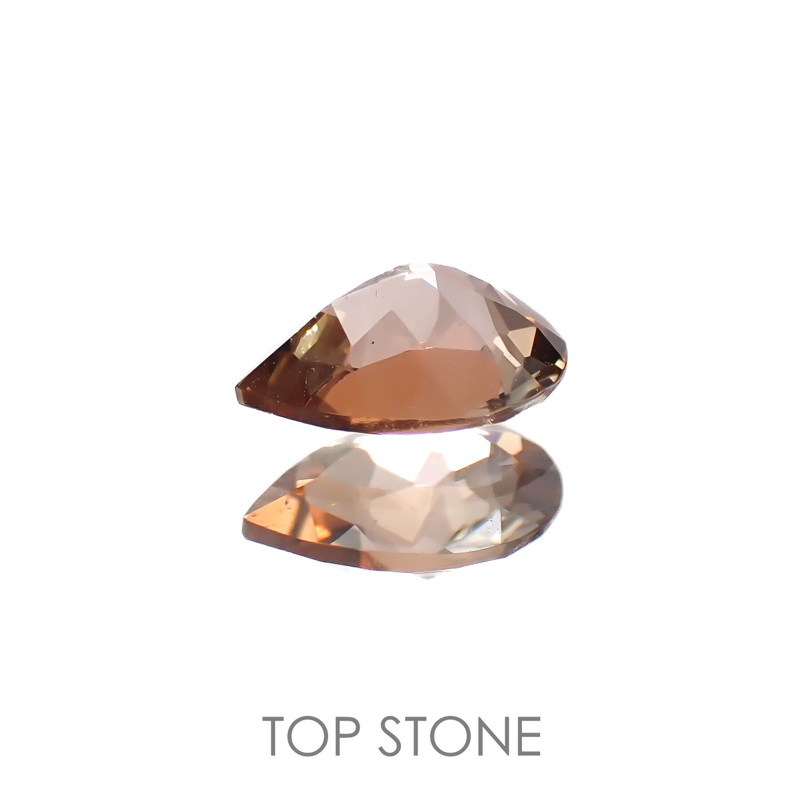 バイカラーアンダリュサイト(宝石名アンダリュサイト)スリランカ/マダガスカル産 0.64ct 識別済[220917580]7x5mm前後