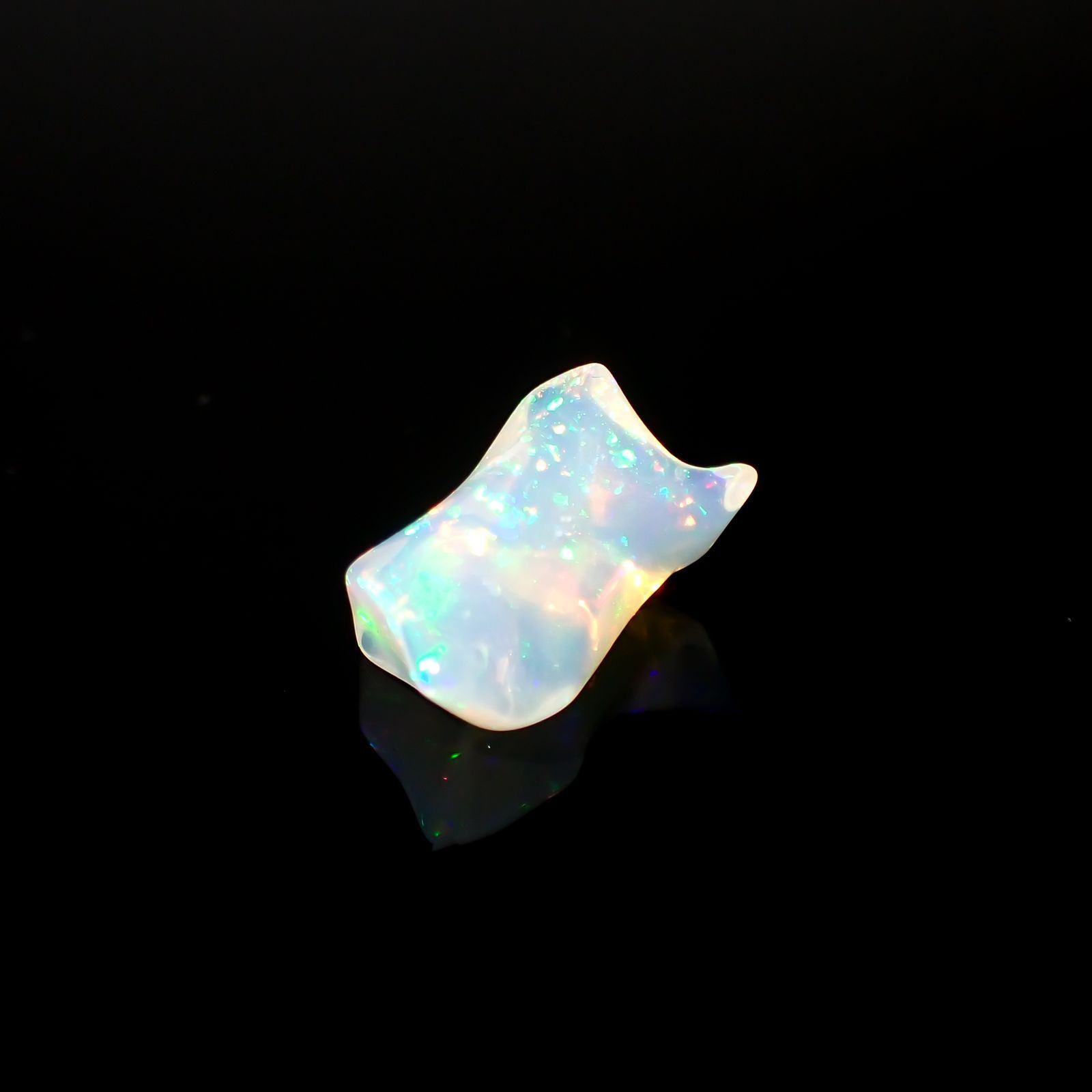 ◇バロック型◇エチオピアオパール(宝石名オパール) エチオピア産 識別済 3.47ct / 14x8.7mm前後 [260113172]