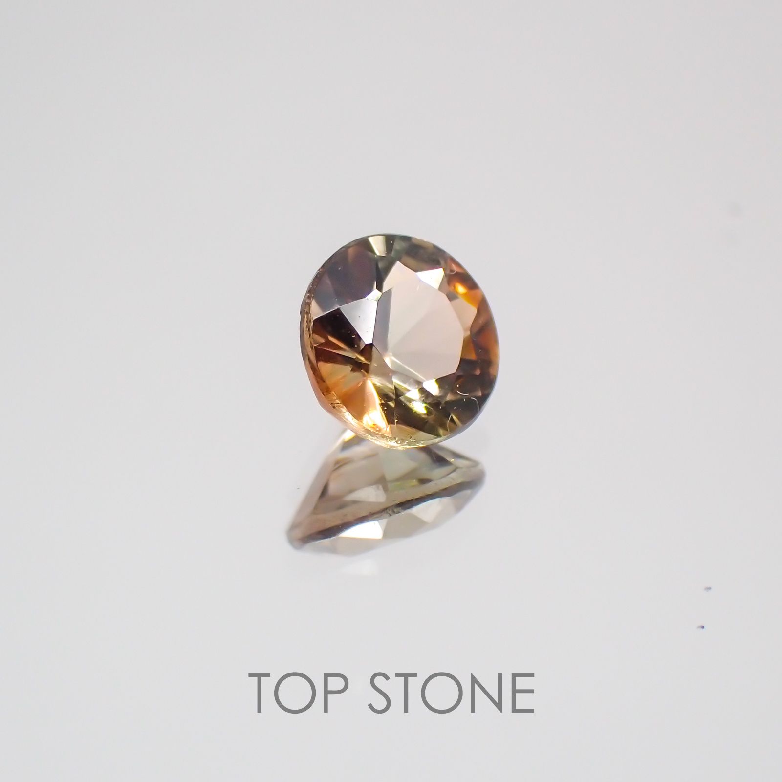 バイカラーアンダリュサイト スリランカ産 ルース 0.44ct[21059872]4.9×4.9mm前後
