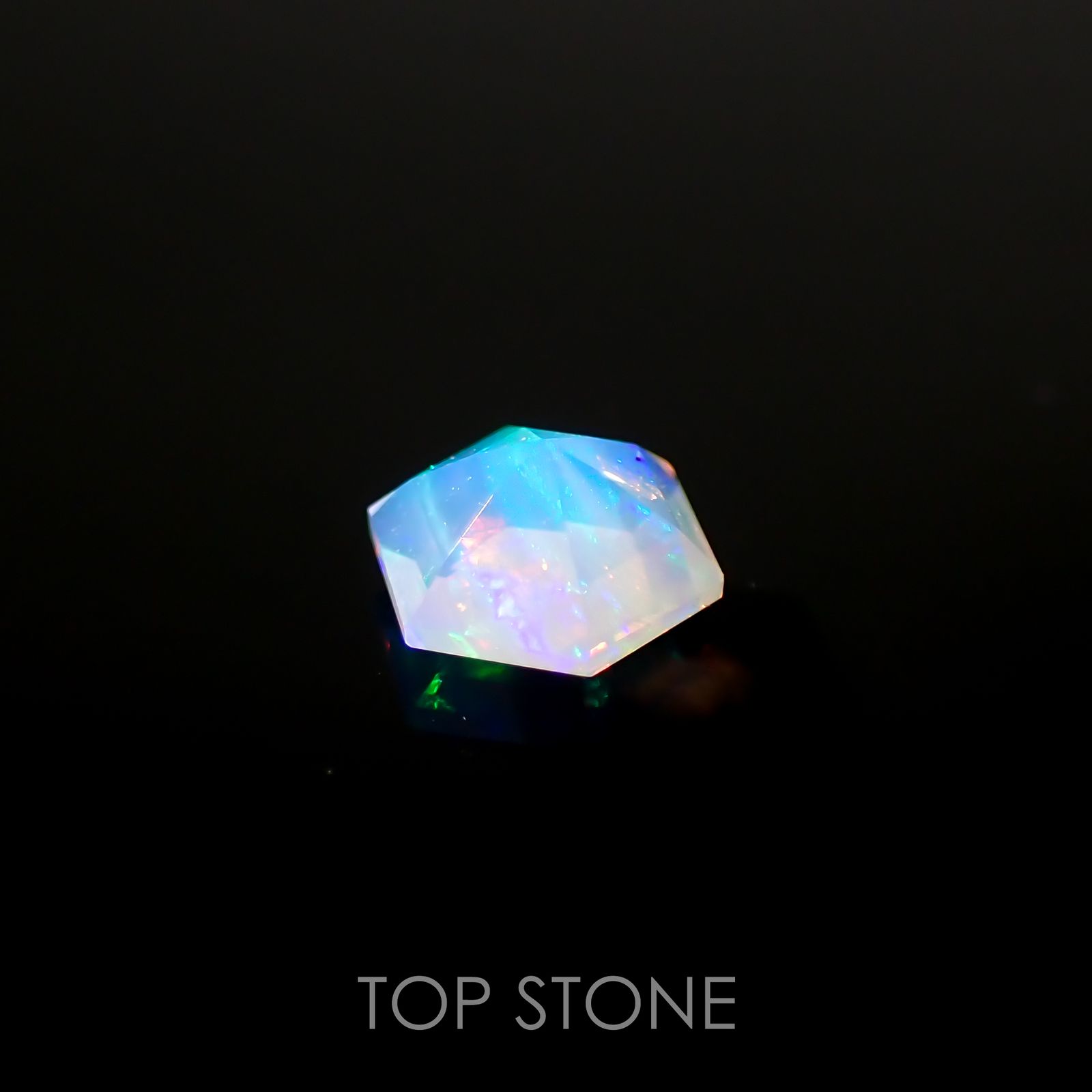 ◇ヘキサゴンカット◇エチオピアオパール(宝石名オパール)エチオピア産 0.28ct 識別済[220115474]4.8x4.8mm前後
