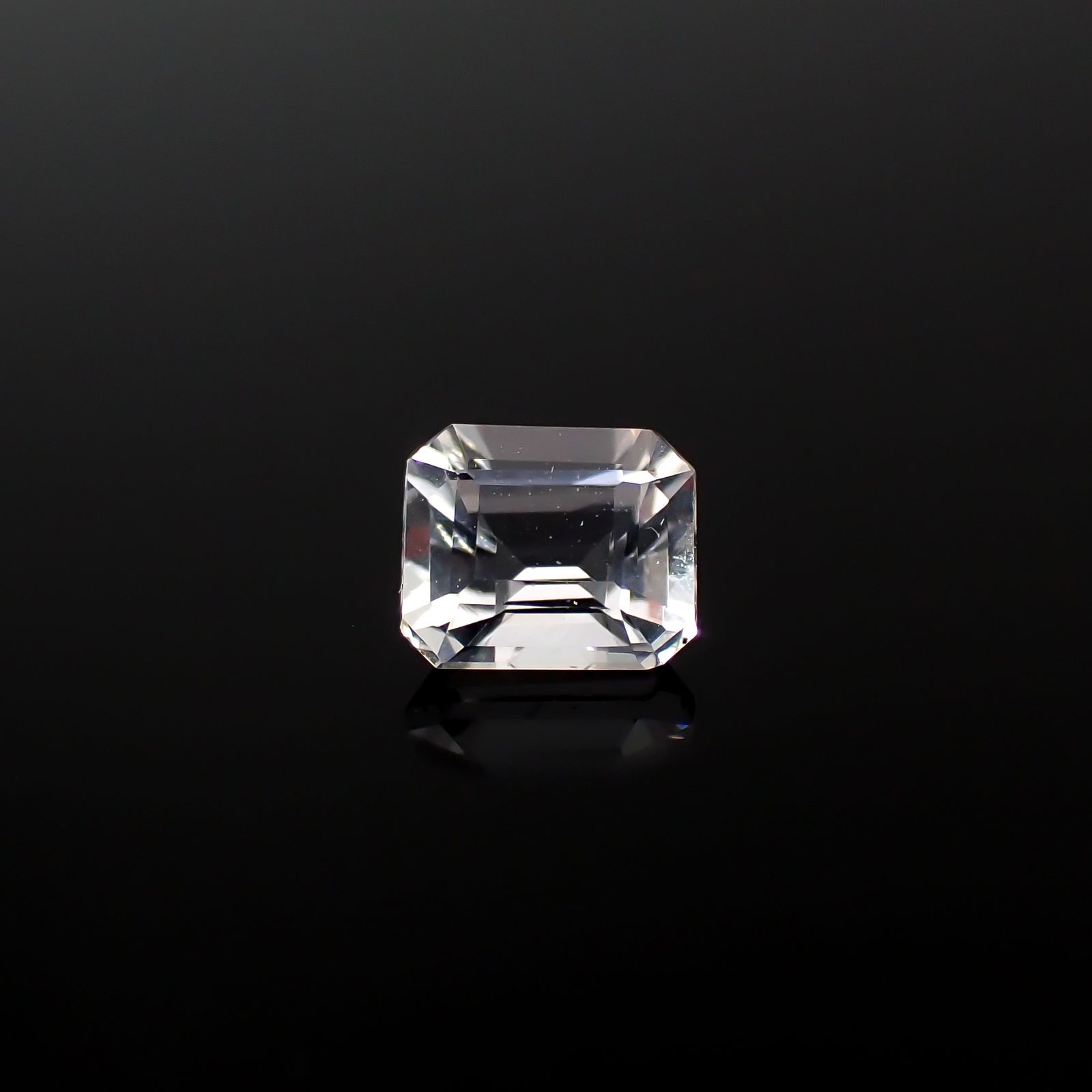 テネブレッセンススキャポライト アフガニスタン産 0.25ct[240928934]4.1x3.4mm前後