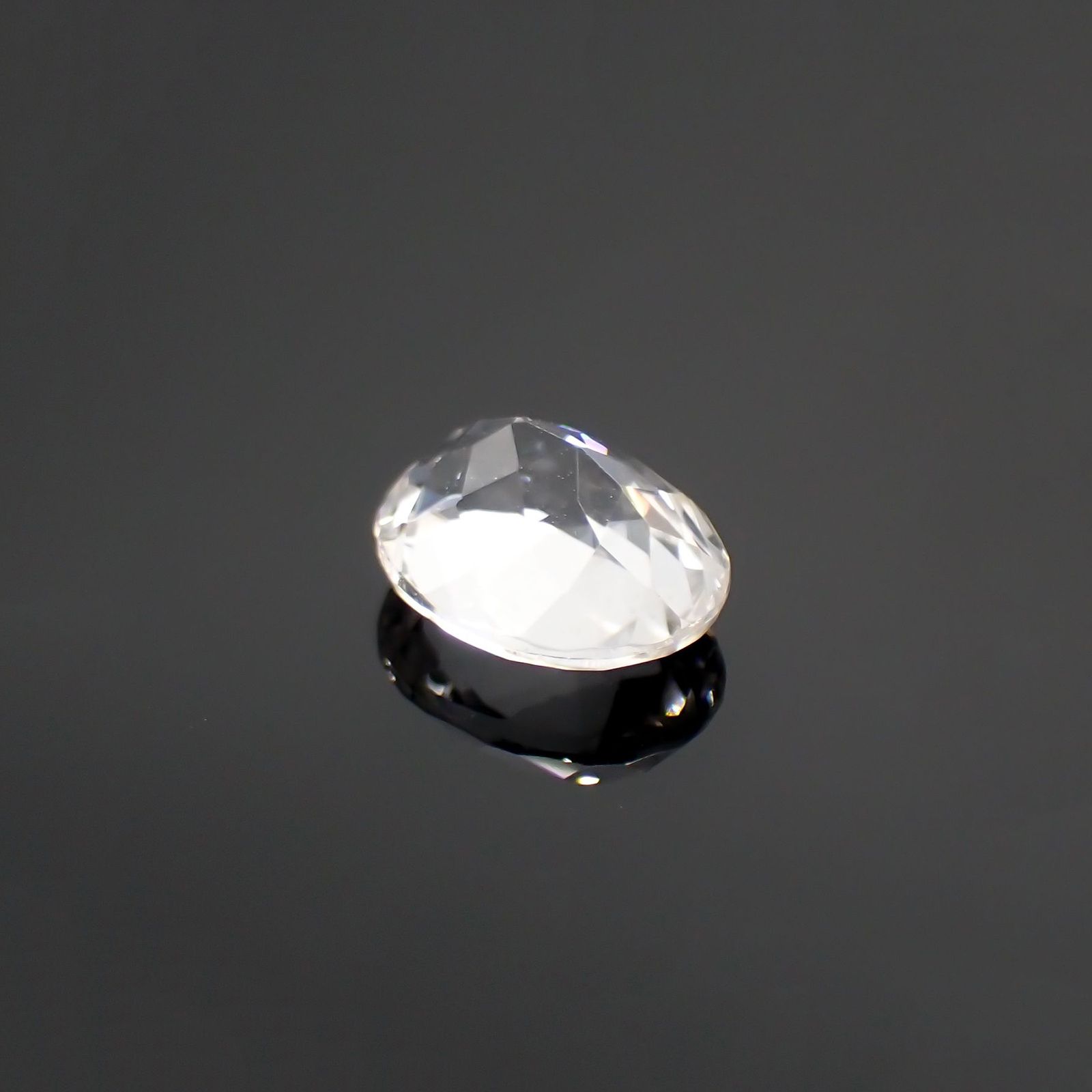 カラーレススポジュミン(宝石名ホワイト・スポジュミン) ブラジル産 3.10ct 識別済[210912631]10×7.9mm前後