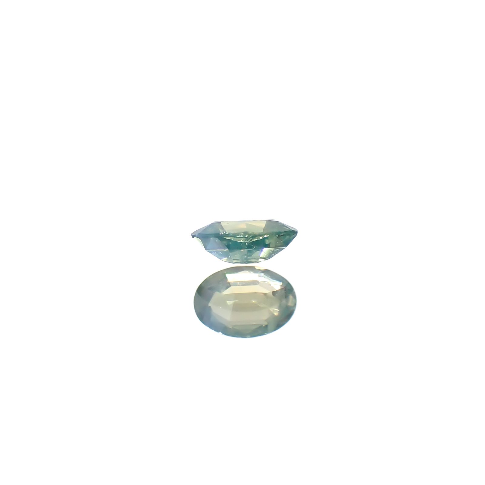 アレキサンドライトキャッツアイ ブラジル・ミナスジェライス州ヘマチタ鉱山産 0.089ct[240527428]3.3x2.4mm前後