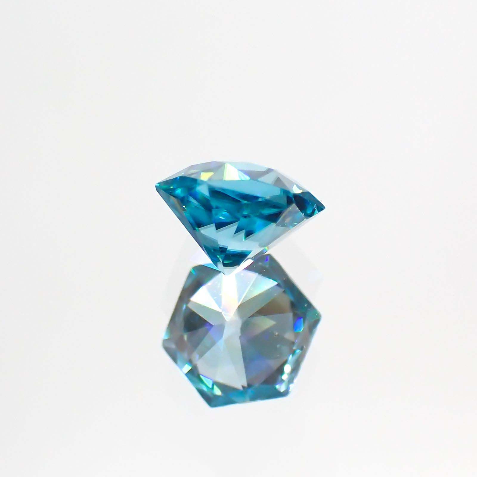 ◇ヘキサゴンカット◇ブルージルコン(宝石名ジルコン) カンボジア産 0.81ct 識別済[211013363]4.9×4.9mm前後