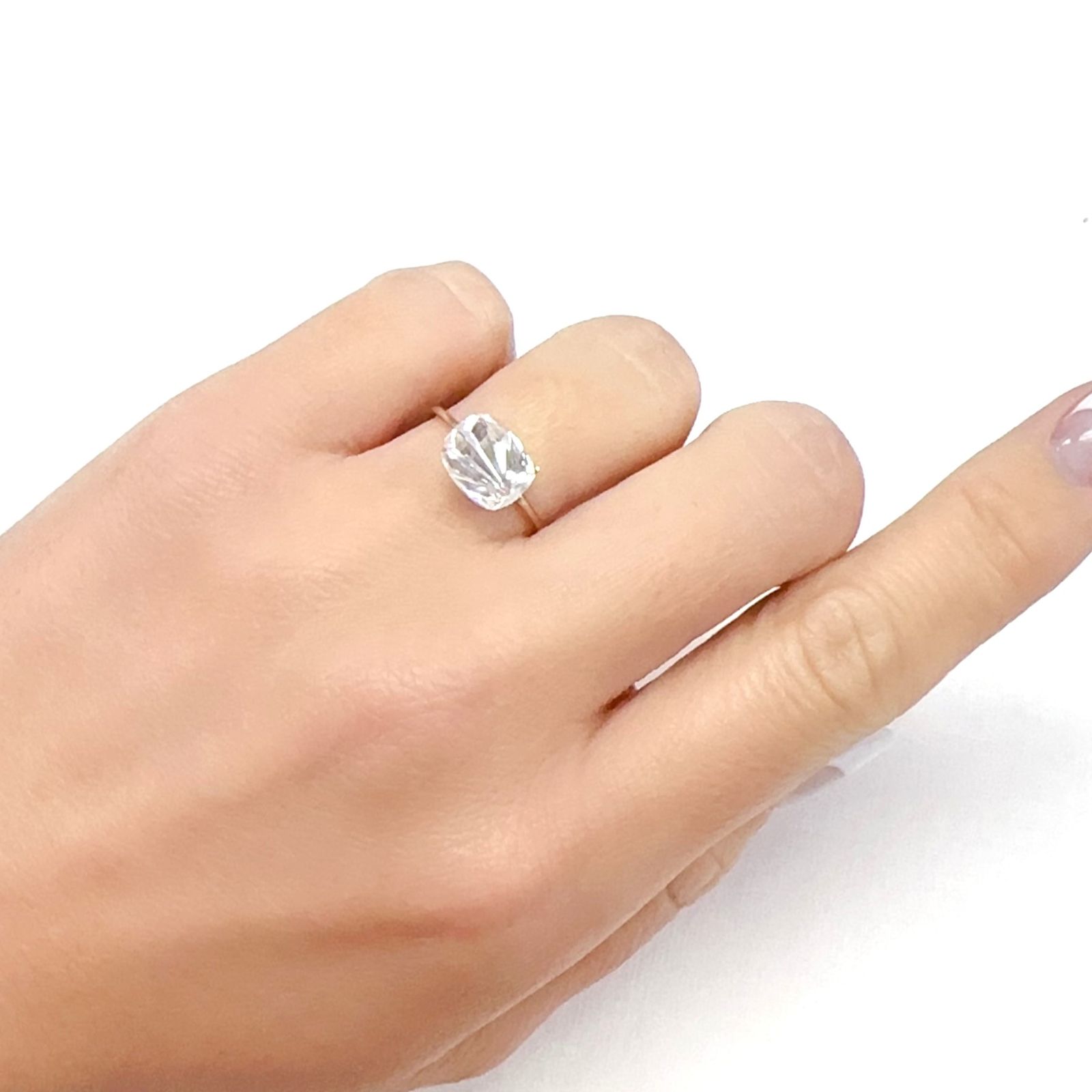 ◇甲州貴石切子Plus Three◇フェナカイト カード付き(宝石名フェナカイト)マダガスカル産 1.85ct 識別済[231225063]9.1x7.6mm前後