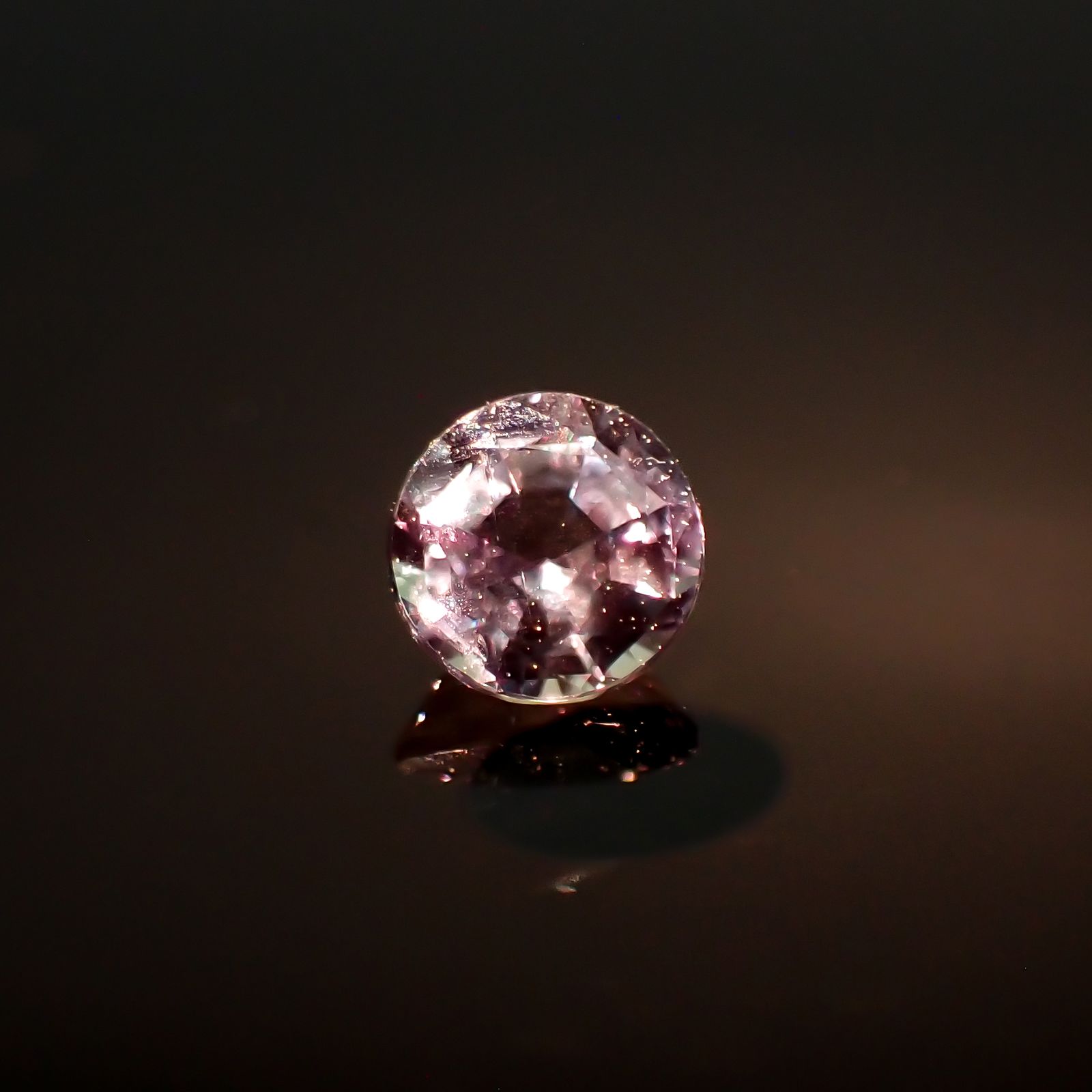 アレキサンドライト(宝石名アレキサンドライト)ブラジル産/EmeraldMains社製 0.167ct ソ付(彩珠)[231224619]3.3x3.2mm前後
