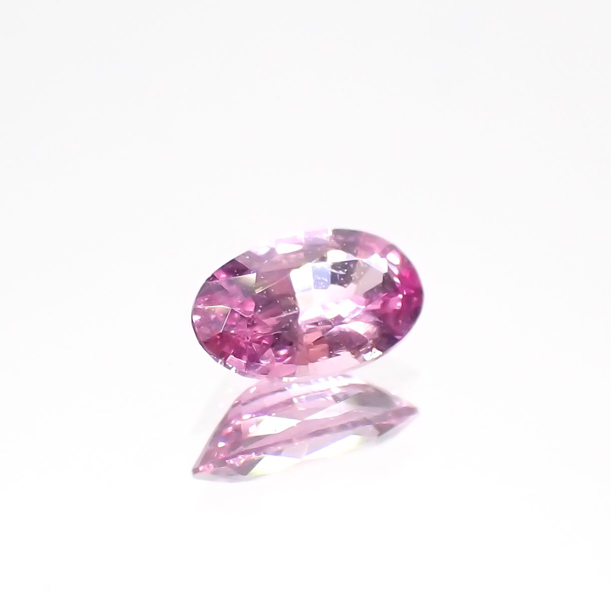 ネオンピンクサファイア スリランカ産 0.24ct[230421530]4.8x2.9mm前後