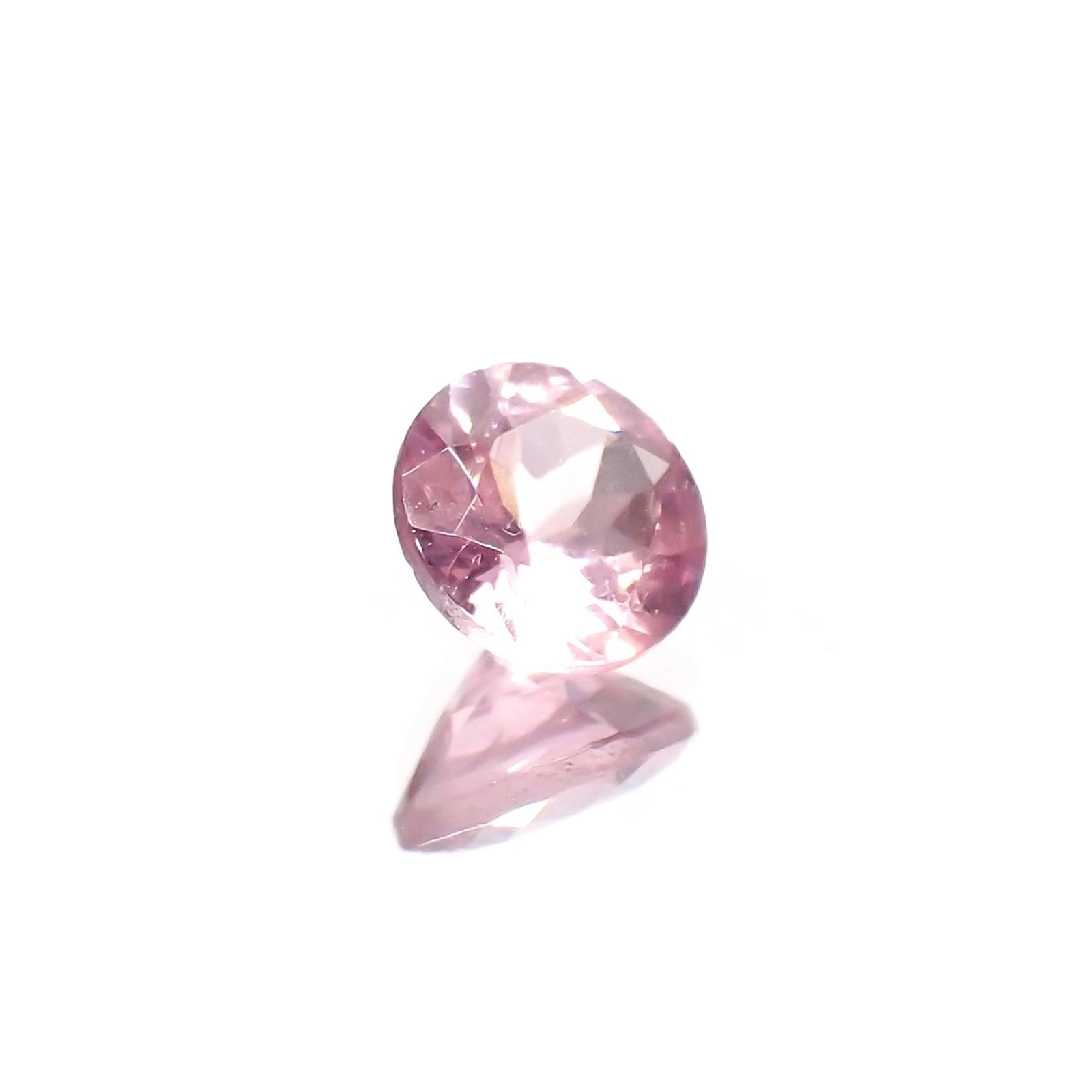 シルキーピンクスピネル タンザニア産 0.47ct / 4.9x4.9mm前後 [260524950]