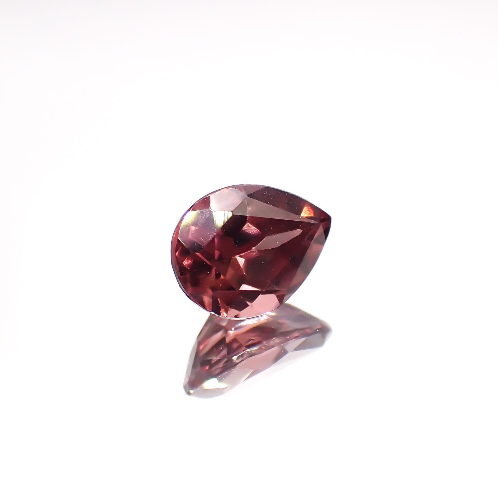 ピンクジルコン(宝石名ジルコン)スリランカ/カンボジア産 1.69ct 識別済[220114926]7.9x5.9mm前後