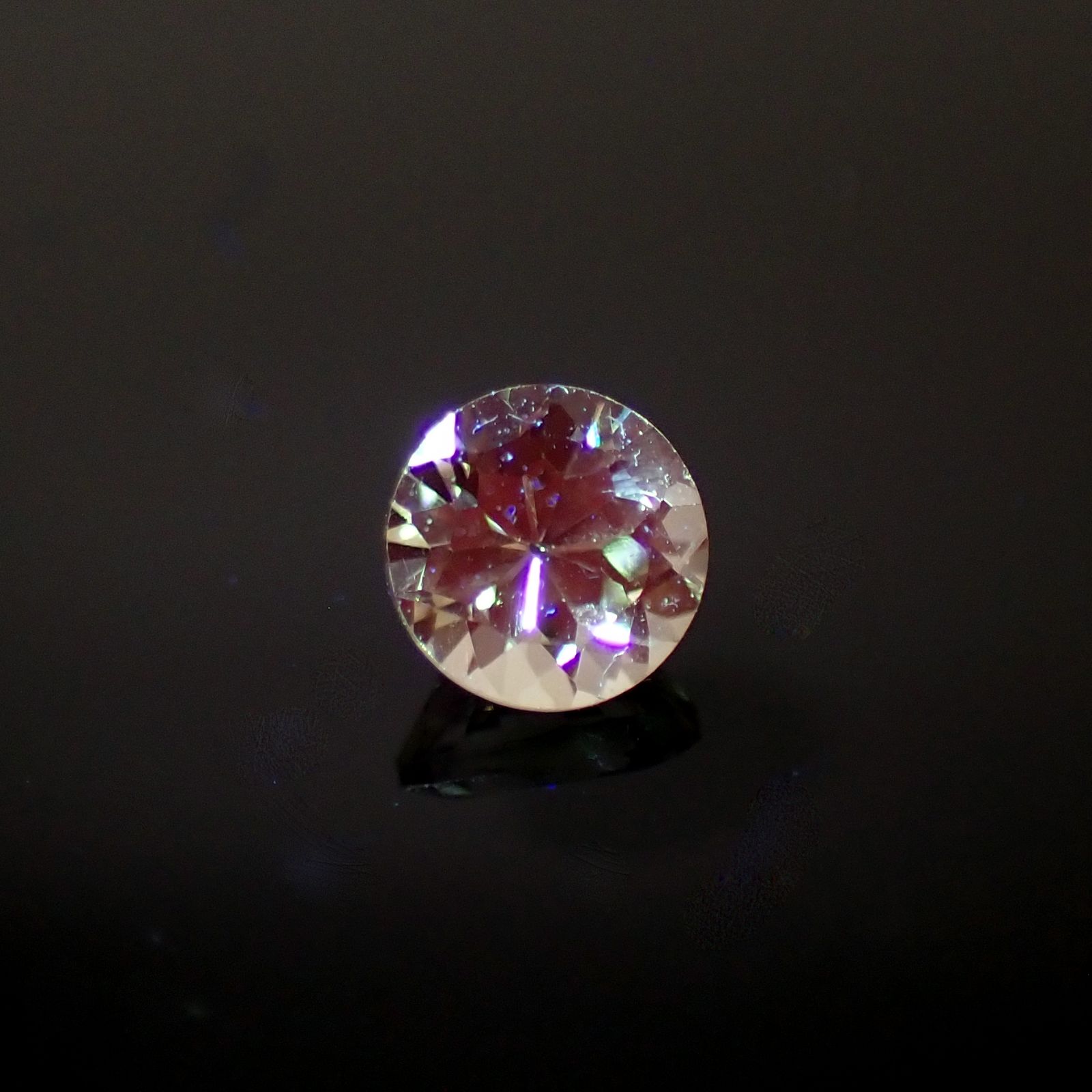 ミントガーネット タンザニア産 0.33ct[231023719]4x4mm前後