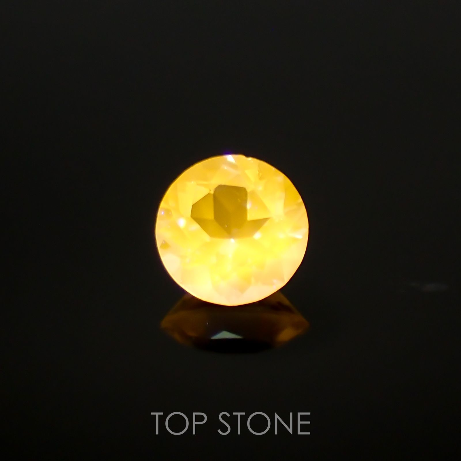 マリアライトフルオレッセンス(宝石名パープル・スキャポライト) スリランカ産 0.18ct 識別済[21049564]4×4mm前後