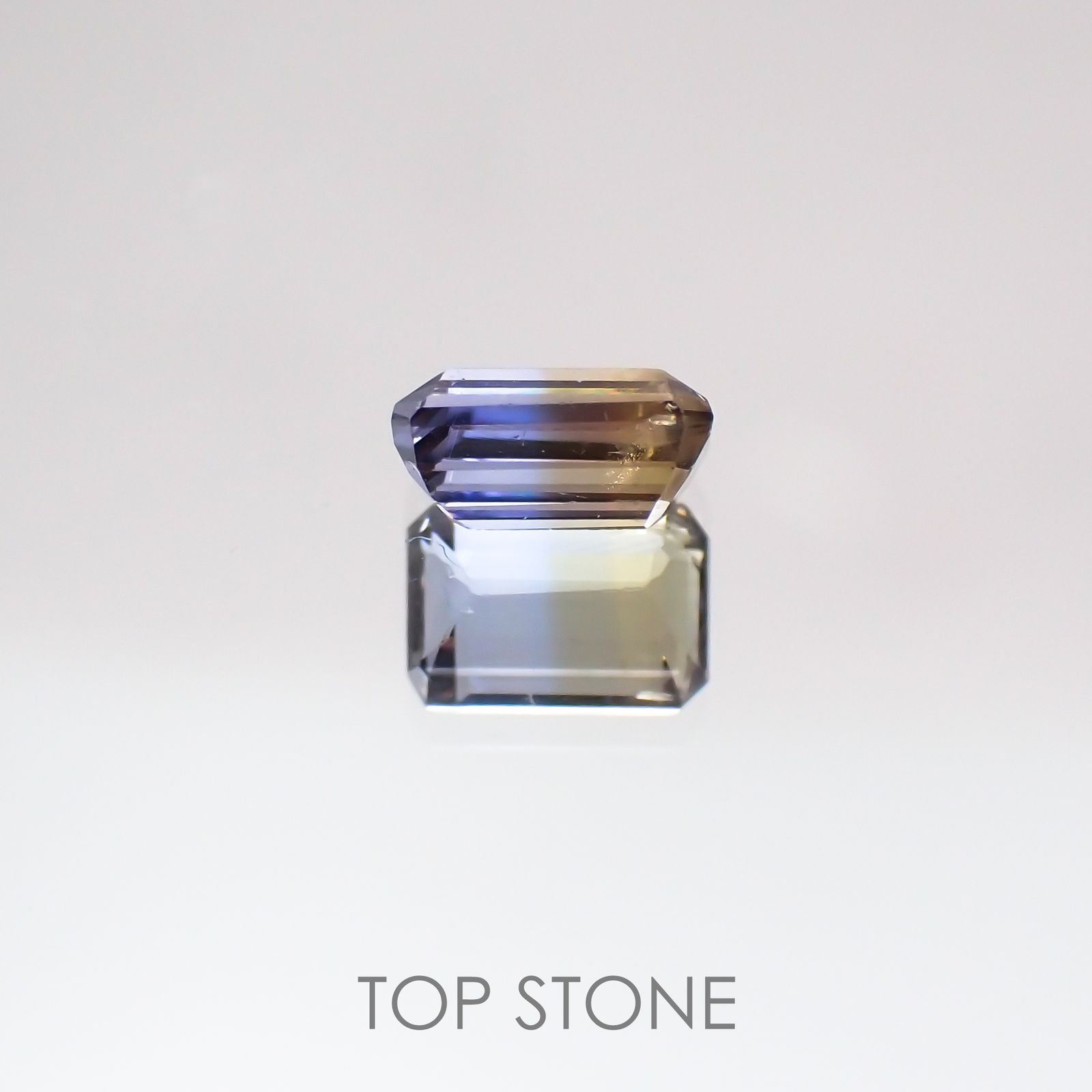 バイカラータンザナイト(ゾイサイト)非加熱 タンザニア産 ルース 0.44ct[210610950]4.9×3.3mm前後