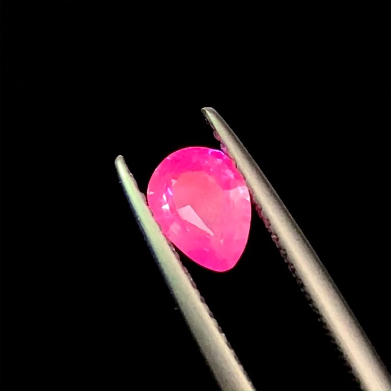 シルキーピンクサファイア 非加熱 ベトナム産 0.69ct[221219205]6.5x4 