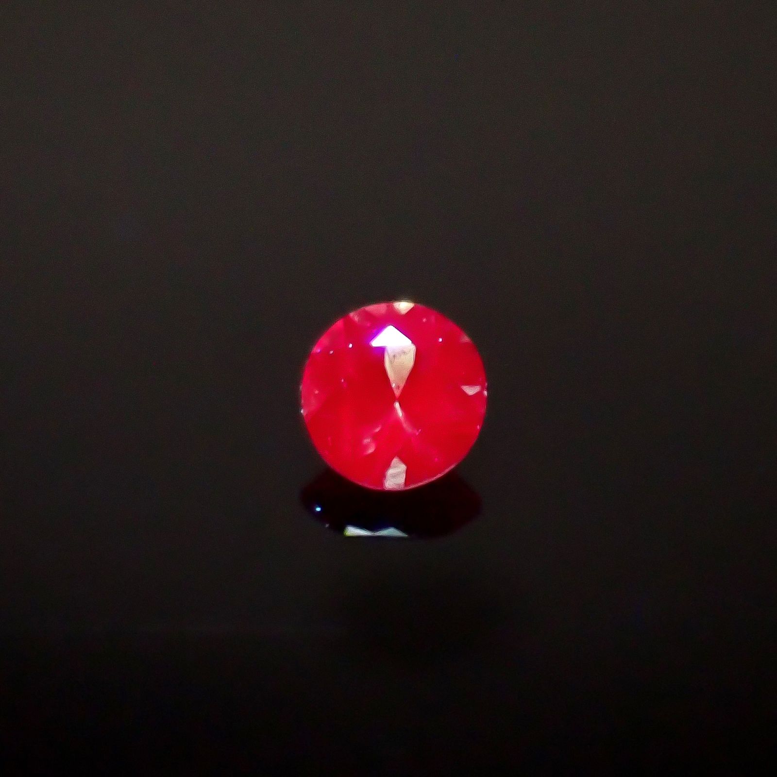 アレキサンドライト ロシア産 0.024ct [250329909]1.7x1.7mm前後