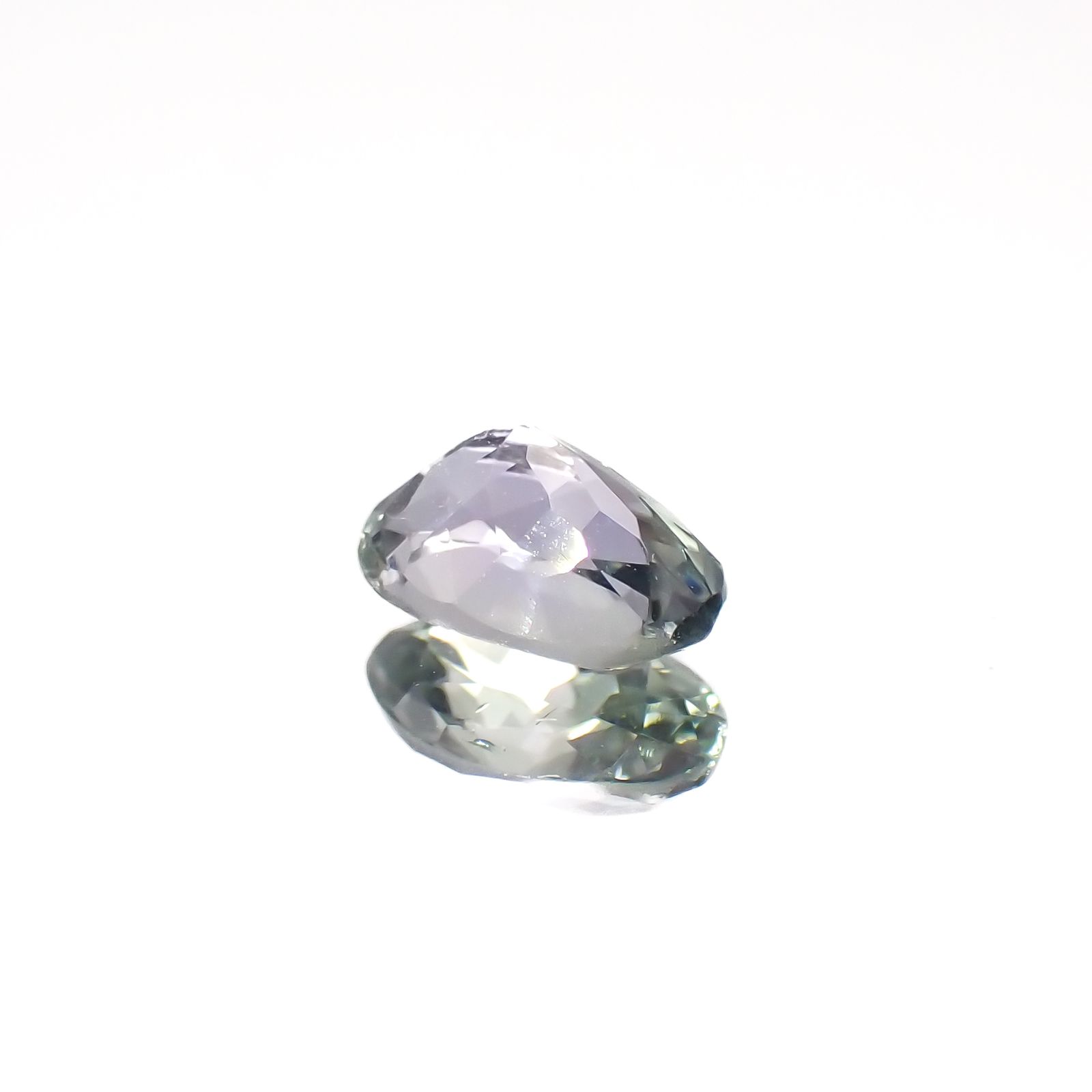 バイカラータンザナイト(宝石名ゾイサイト)タンザニア産 0.50ct 識別済[230421794]6.1x4mm前後