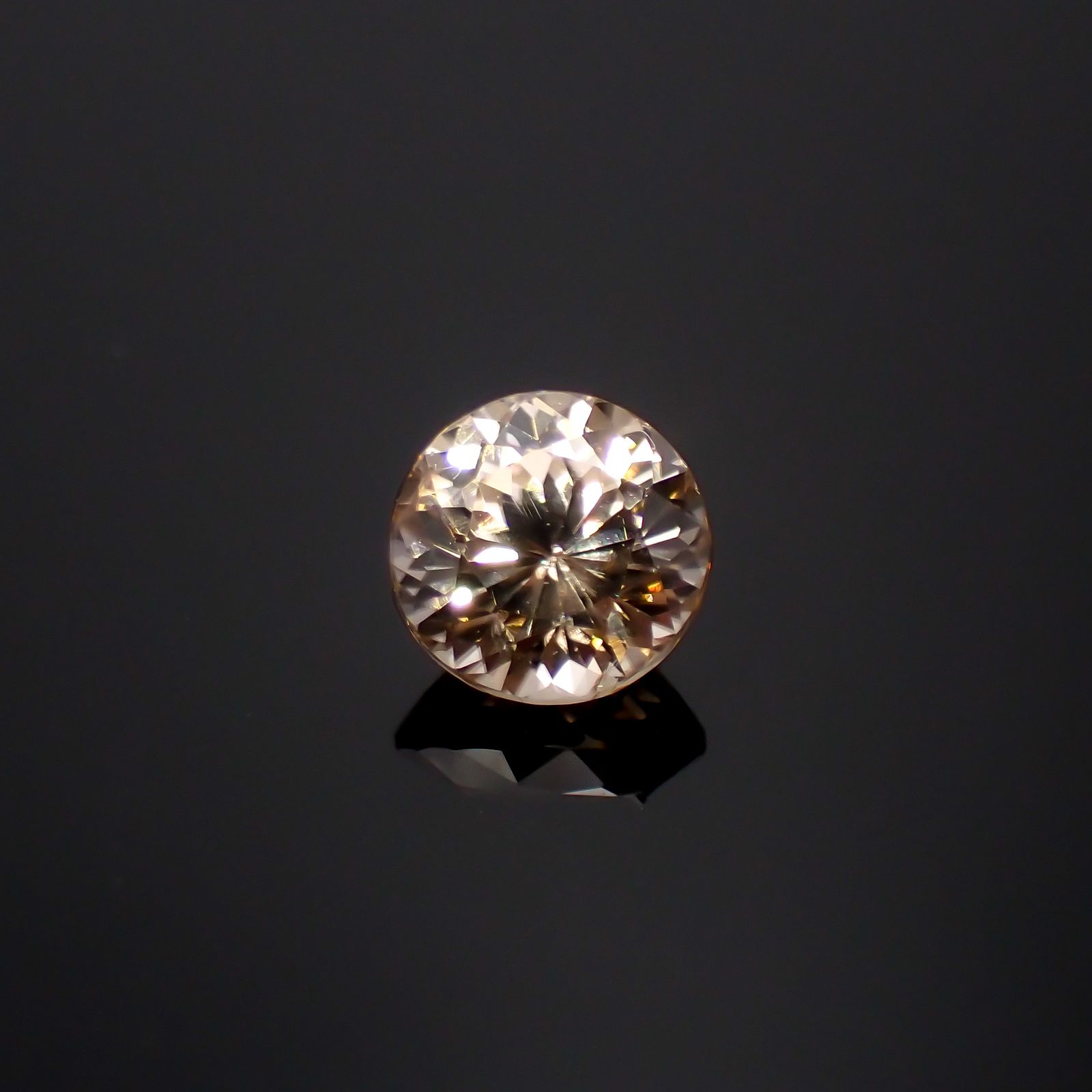オレンジジルコン(宝石名ジルコン)スリランカ/カンボジア産 1.35ct 識別済[231124188]6.1x6.1mm前後