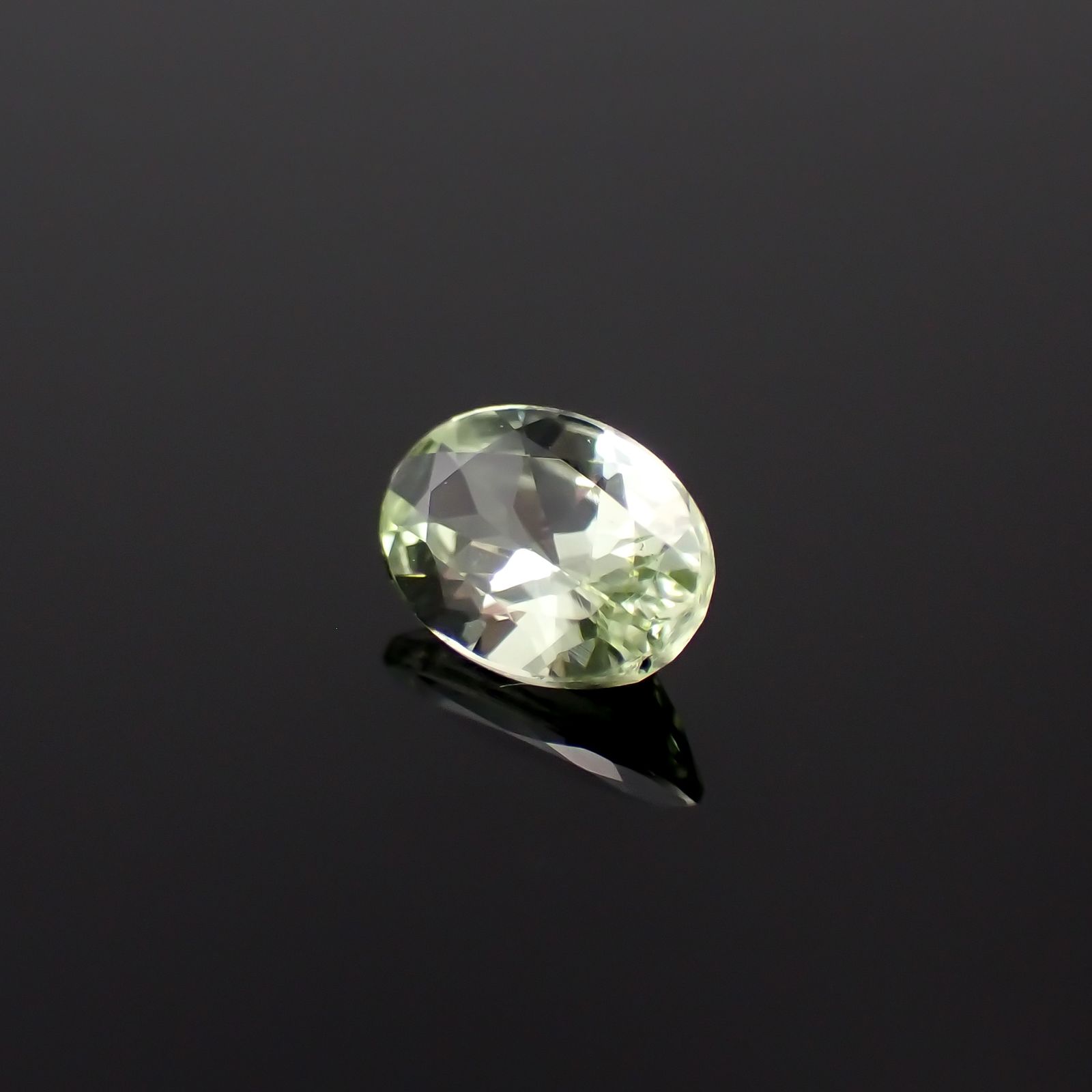 ミントガーネット タンザニア産 0.61ct[231023726]6.5x4.5mm前後