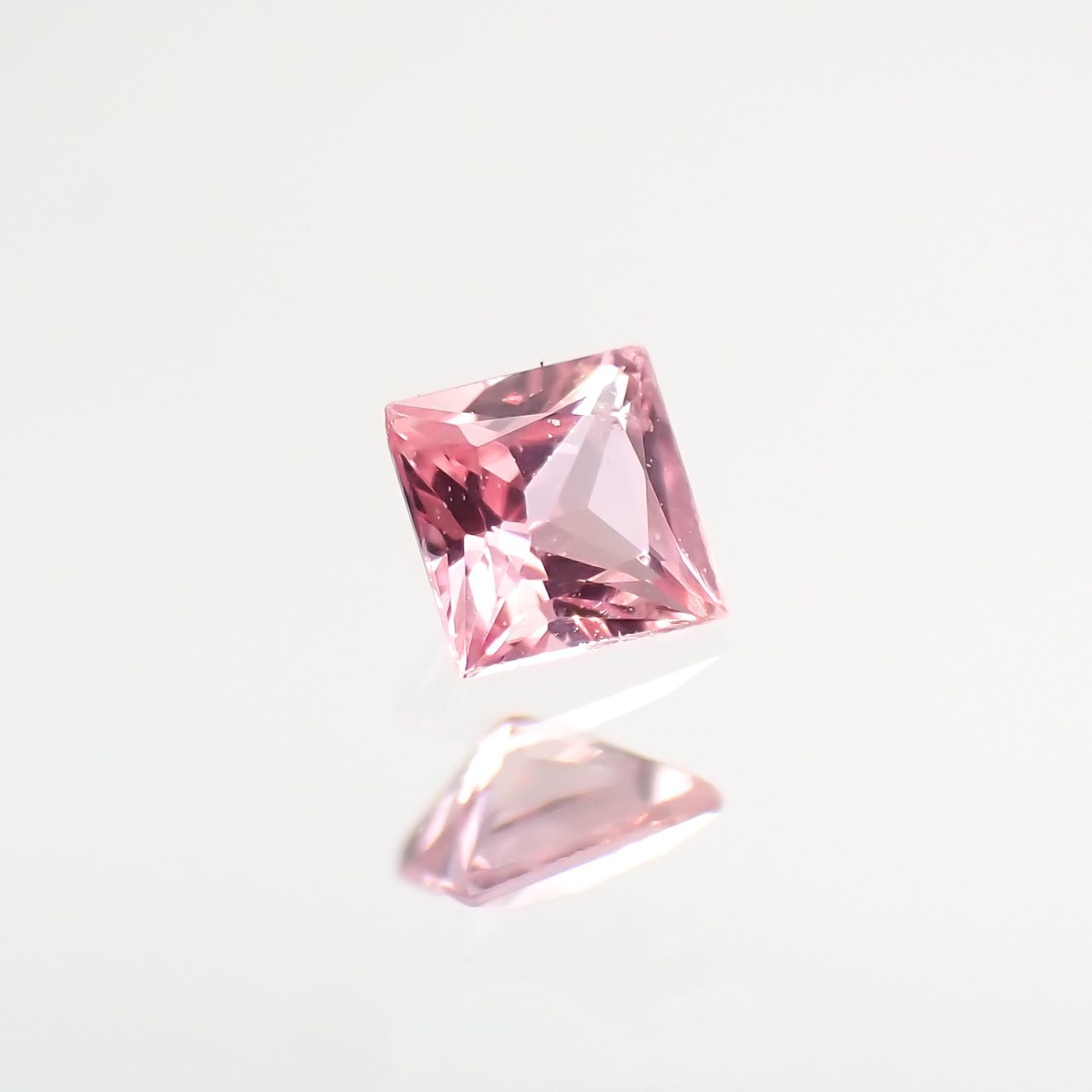 ◇プリンセスカット◇パパラチャサファイア ソーティング付き スリランカ産 ルース 0.08ct[210812609]2.4×2.3mm前後