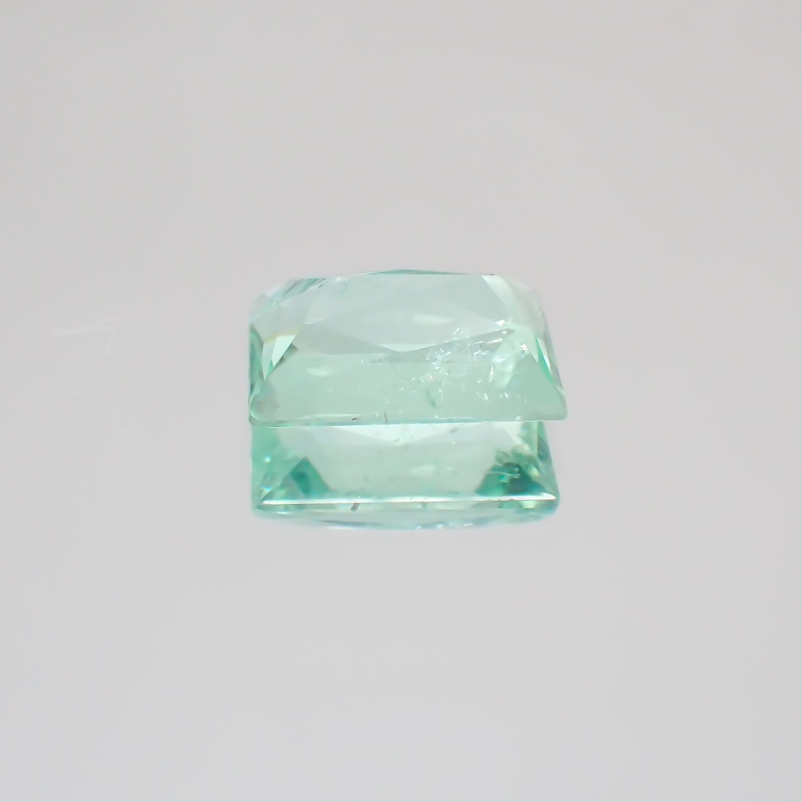 パライバトルマリン(宝石名トルマリン/別名パライバ・トルマリン) モザンビーク産 1.268ct ソ付(宝貴協)[19111403]8.0×5.3mm前後