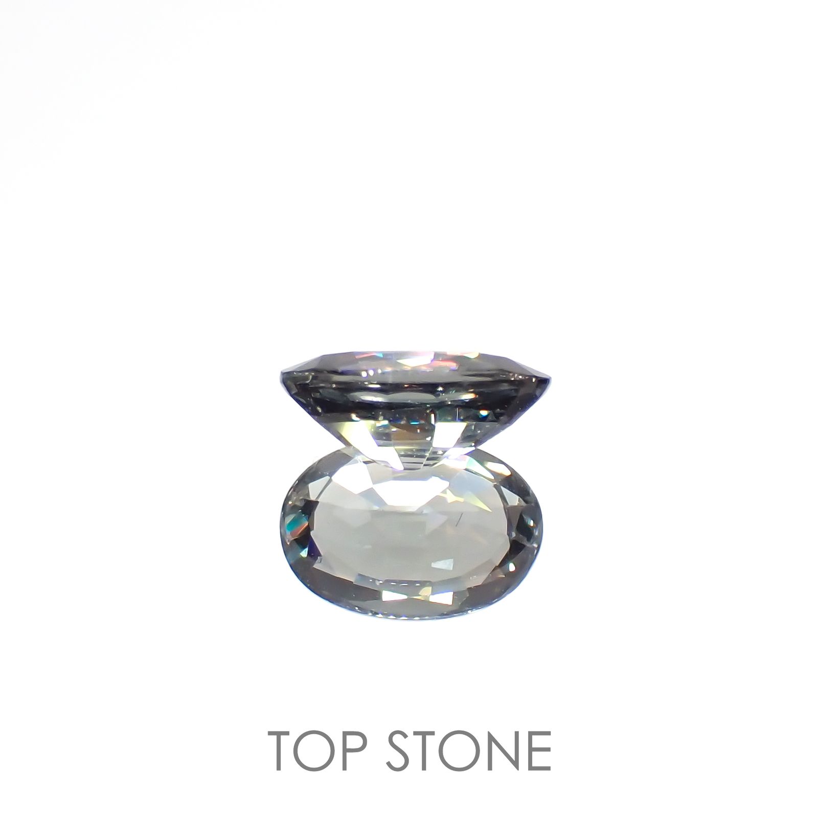 カラーチェンジガーネット アレキタイプ(宝石名ガーネット)マダガスカル・ベキリー産 0.70ct 識別済[220716950]6.5x4.6mm前後
